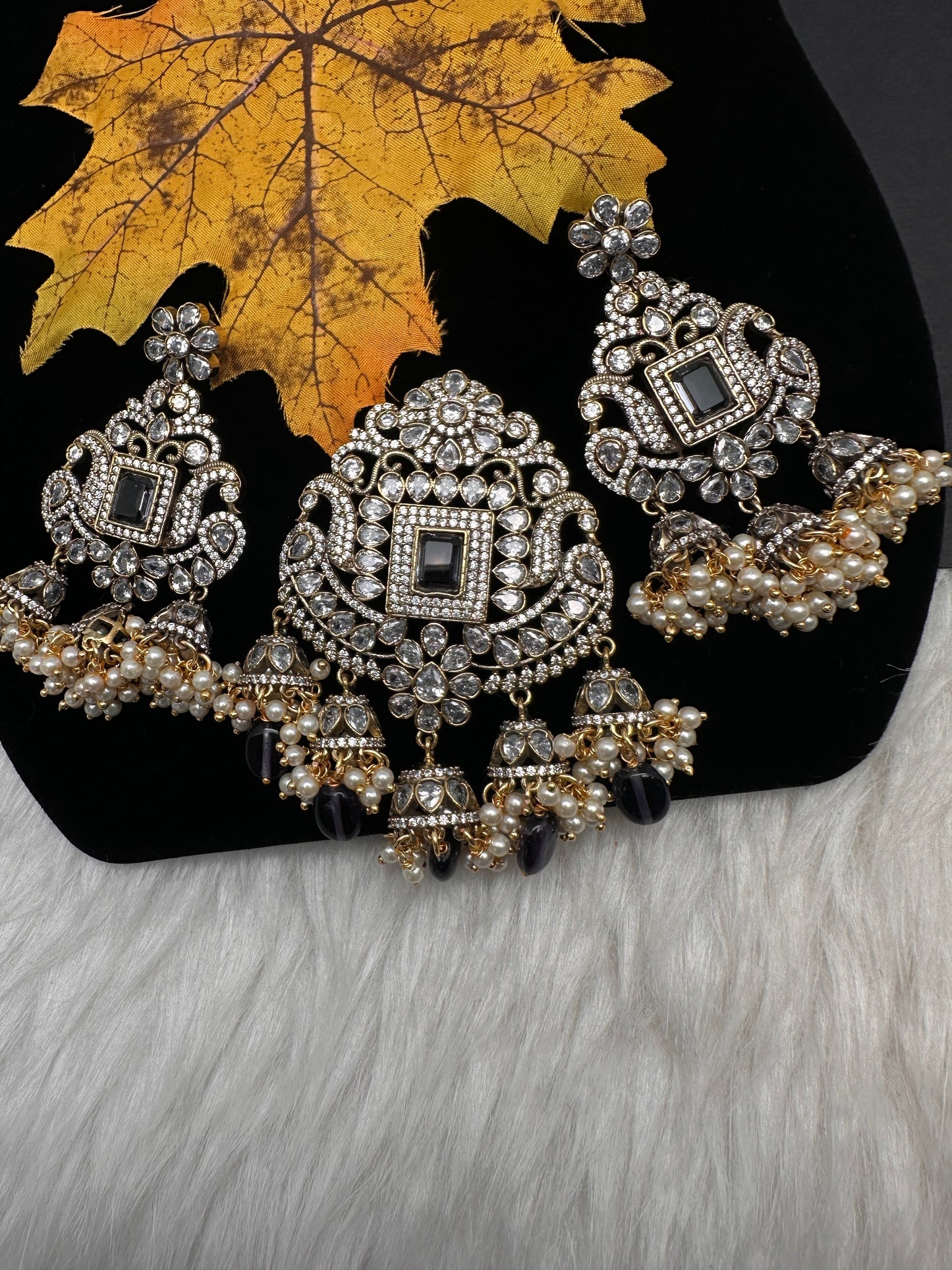 Victorian  Pearls Color Stone Pendent Set - Purple