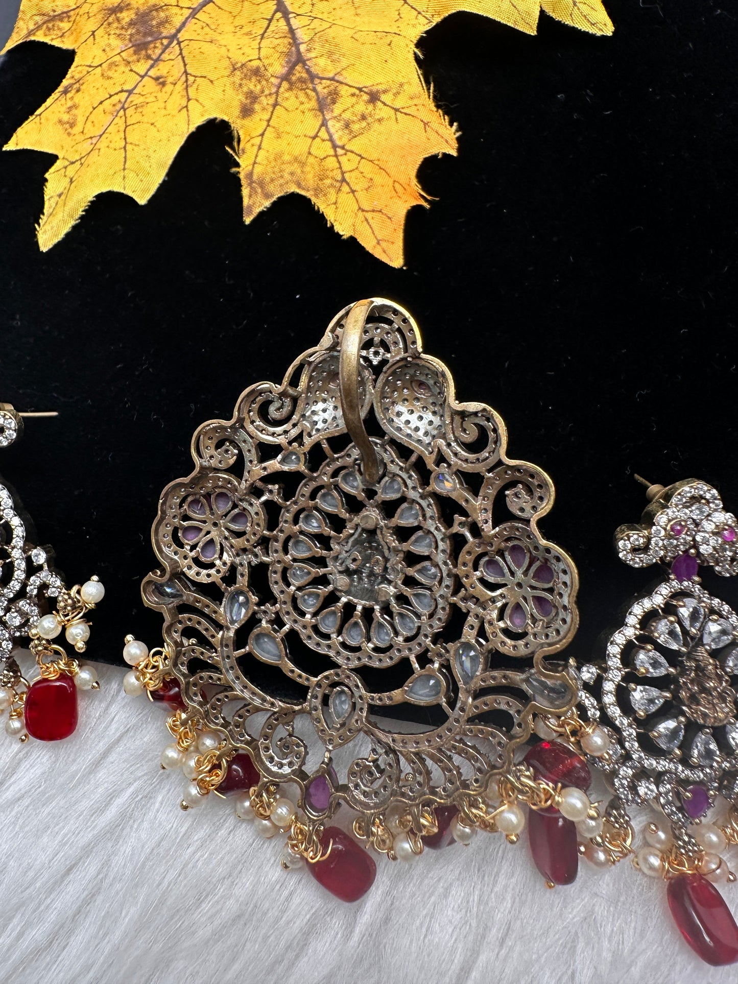 Victorian  Goddess Lakhsmi Pearls Color Stone Pendent Set - Red