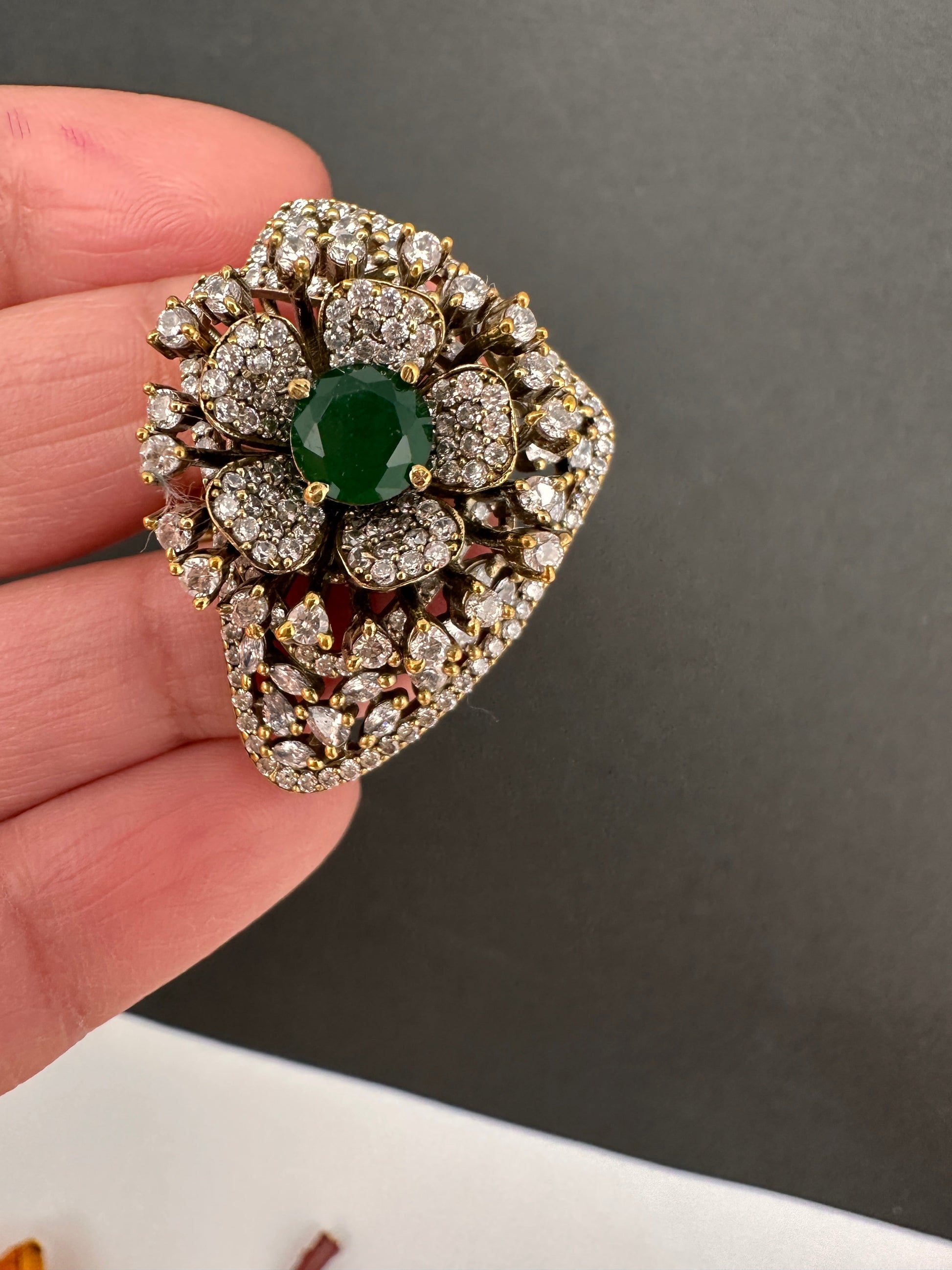 Victorian Color Stone Adjustable Color Stone Cocktail Ring - Green