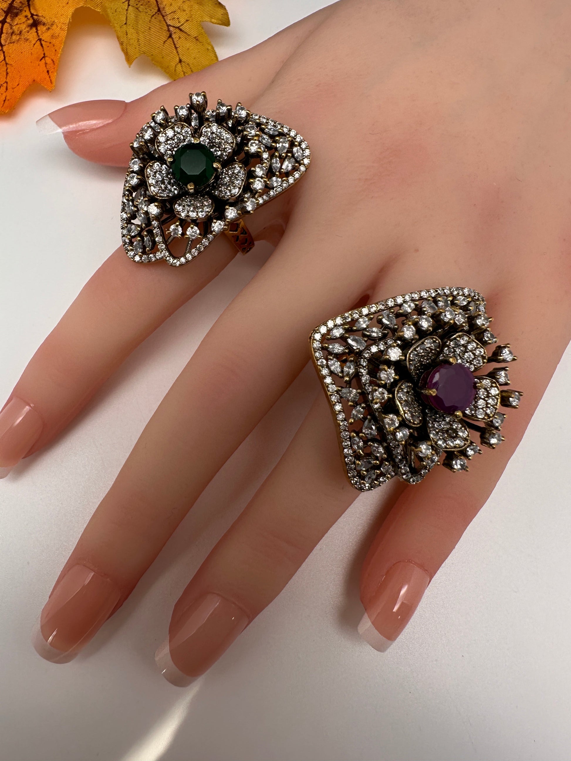 Victorian Color Stone Adjustable Color Stone Cocktail Ring - Green