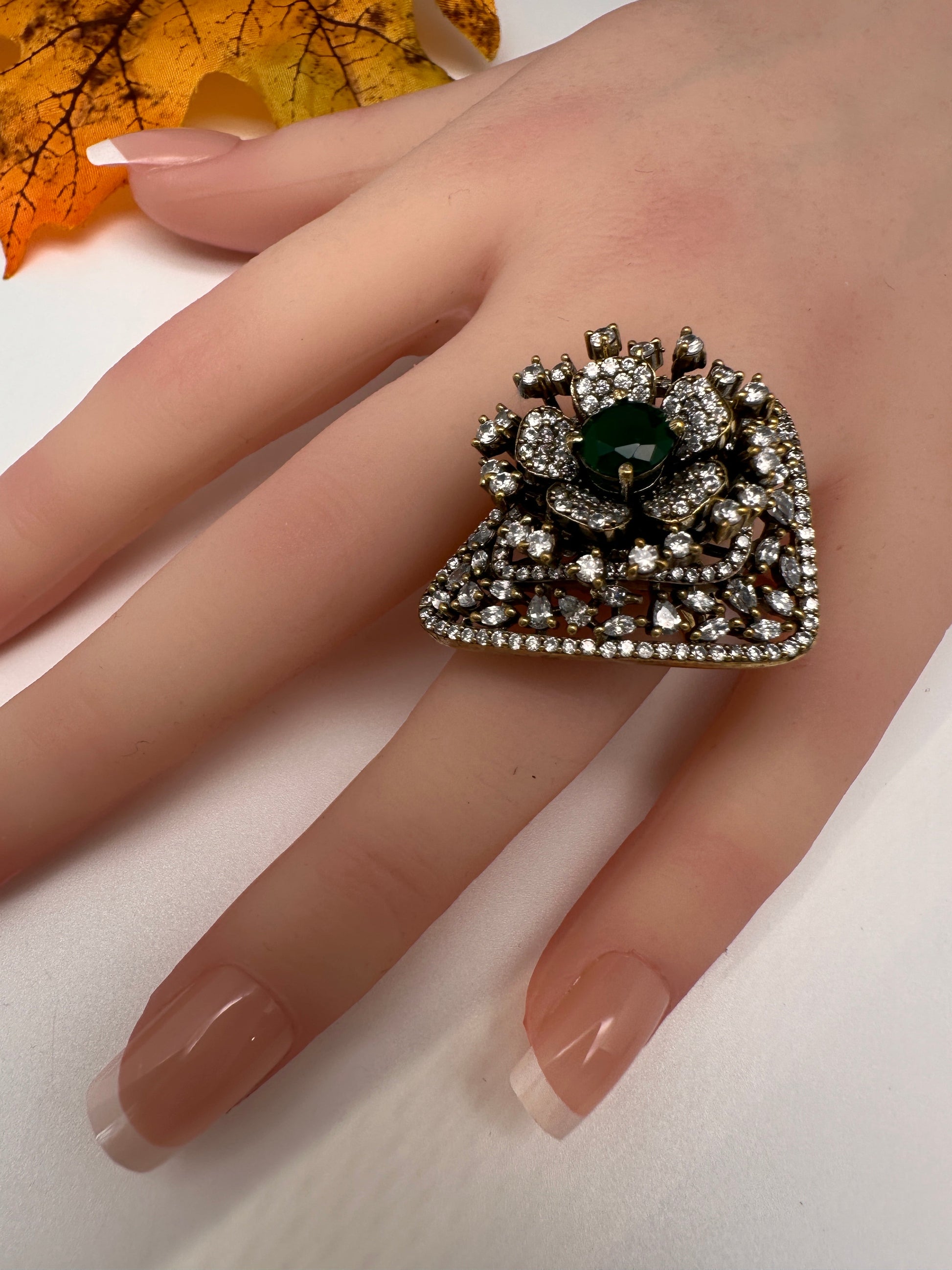 Victorian Color Stone Adjustable Color Stone Cocktail Ring - Green