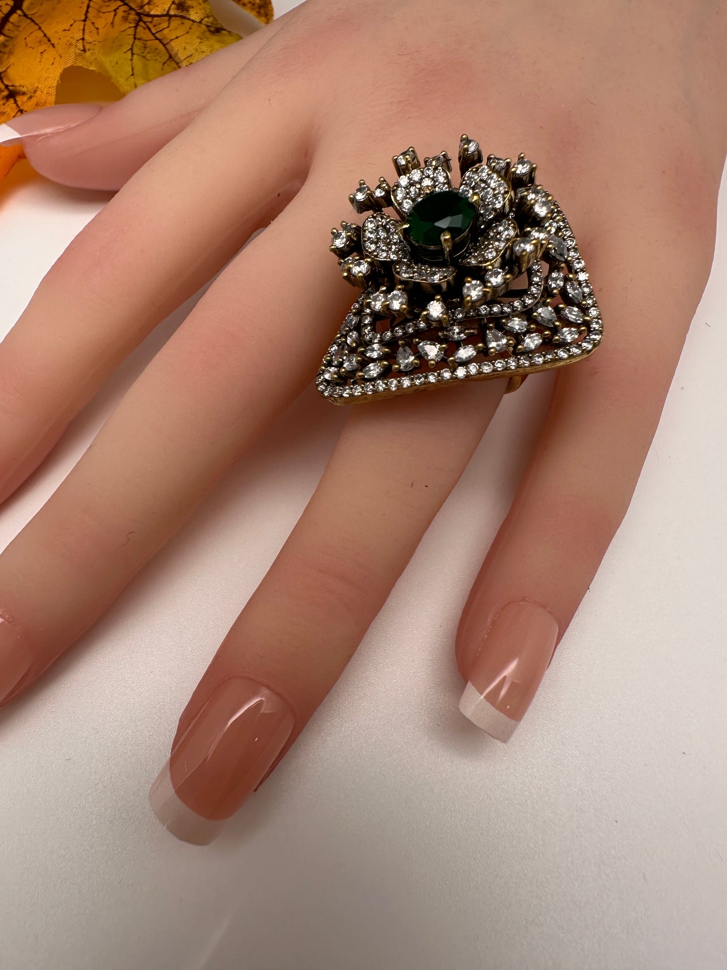 Victorian Color Stone Adjustable Color Stone Cocktail Ring - Green