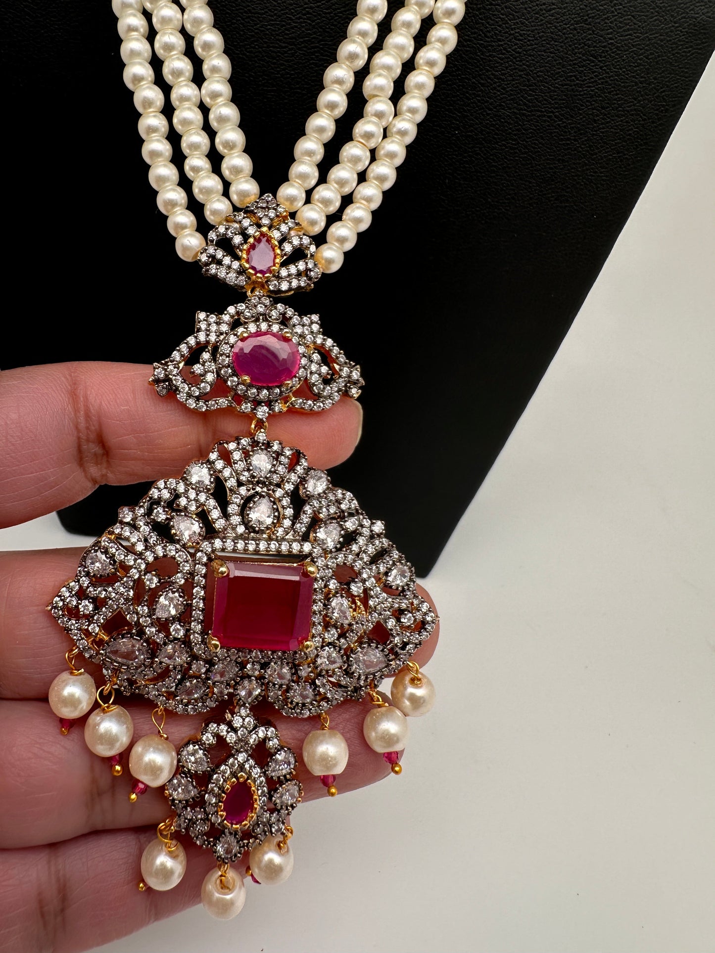 AD Red Stone Pendent Pearl Mala