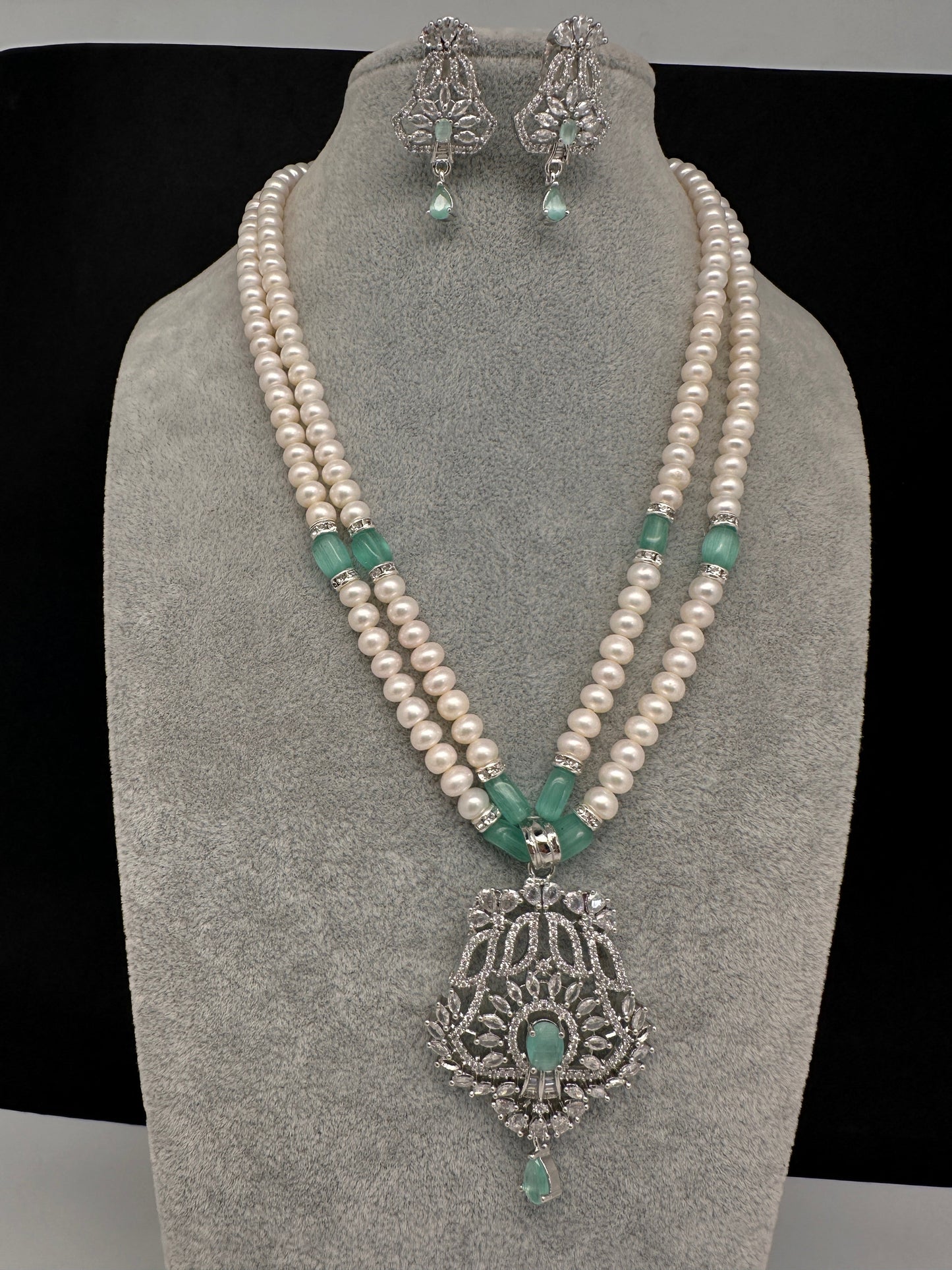 Real Fresh Water Pearls Color Stone Necklace - MintGreen