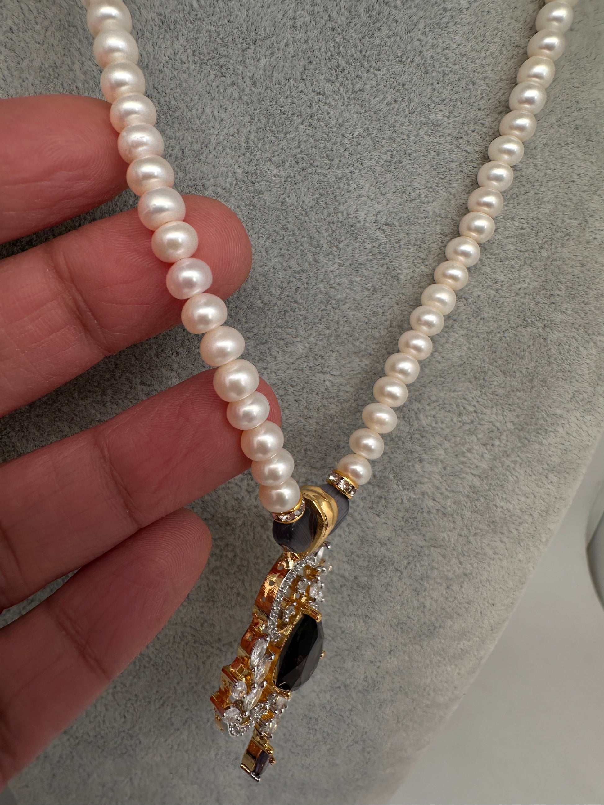 Real Fresh Water Pearls Single Line Color Stone Necklace - 