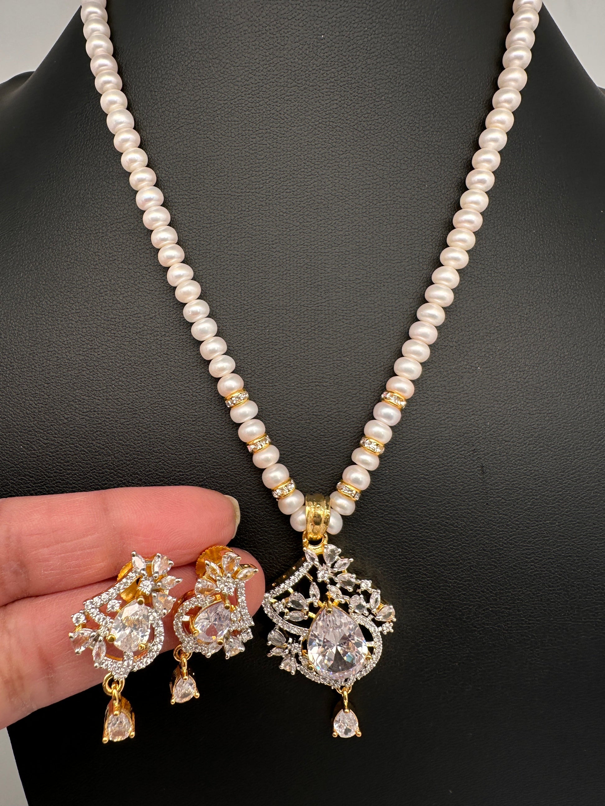 Real Fresh Water Pearls Single Line Clear Stone Necklace - 