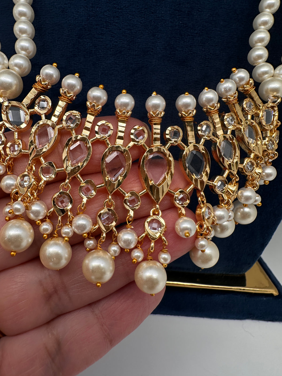 Tirmani Pearl Necklace With Chandballi Earrings - Clear