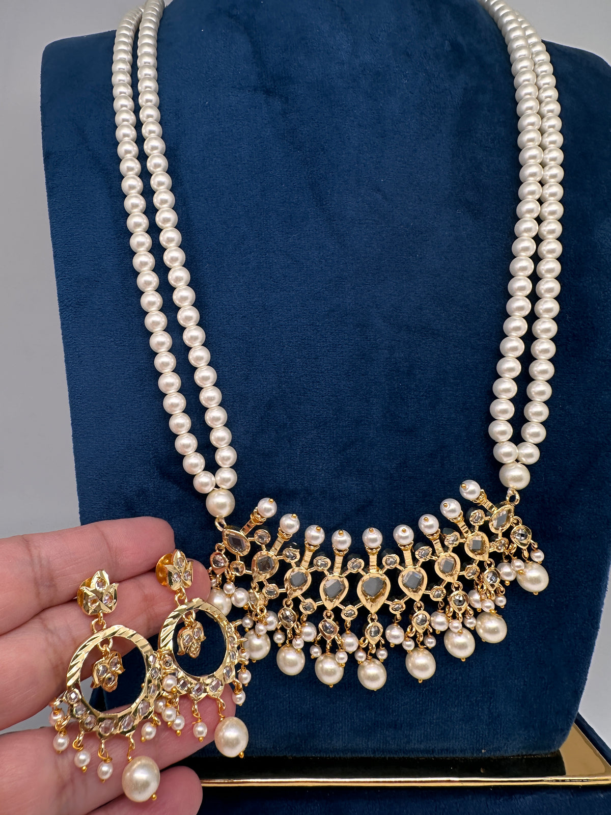 Tirmani Pearl Necklace With Chandballi Earrings - Clear