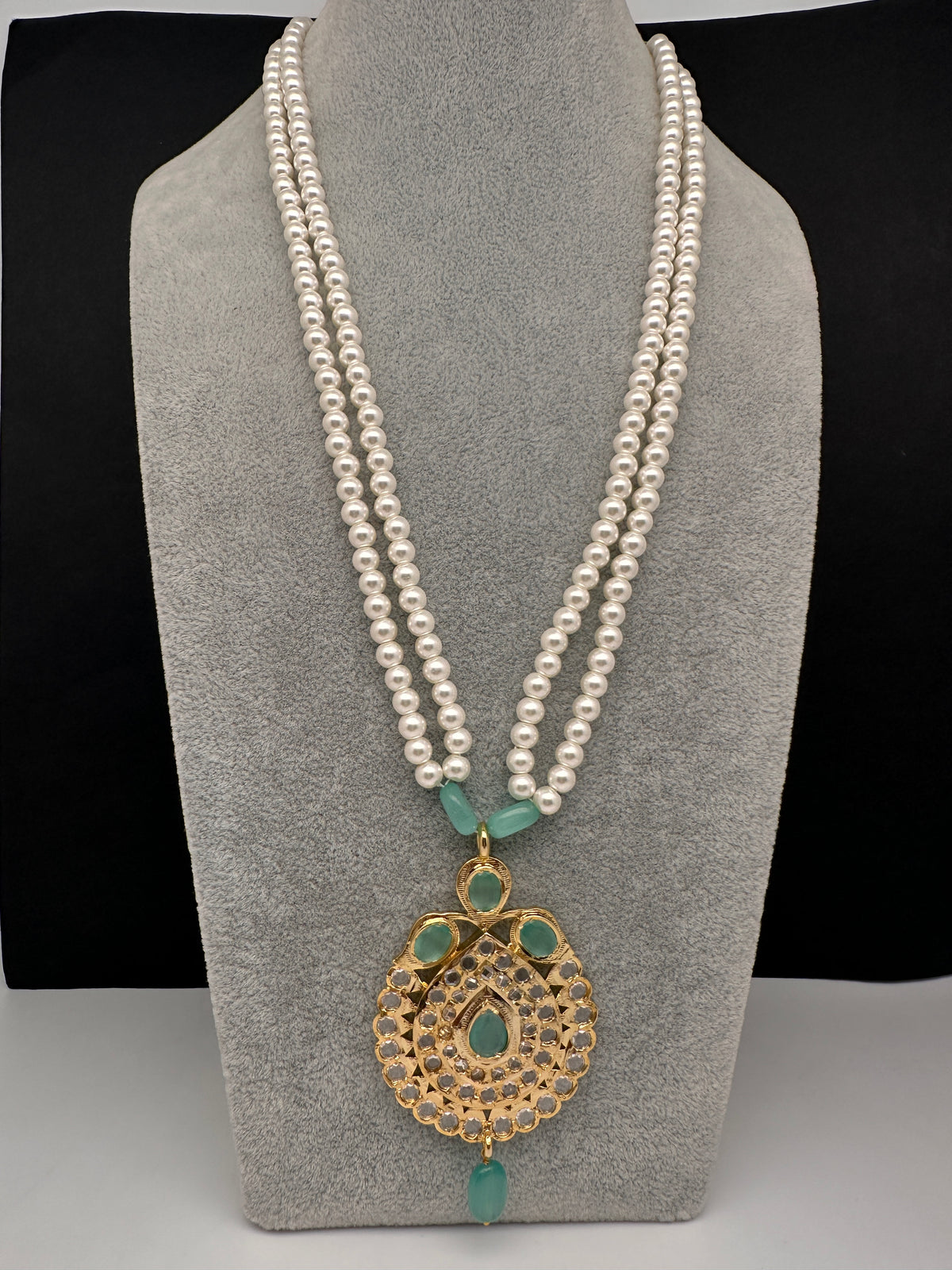 Mint Green Hyderabadi Jadau Polki Jugni in Shell Pearls Short Necklace - 