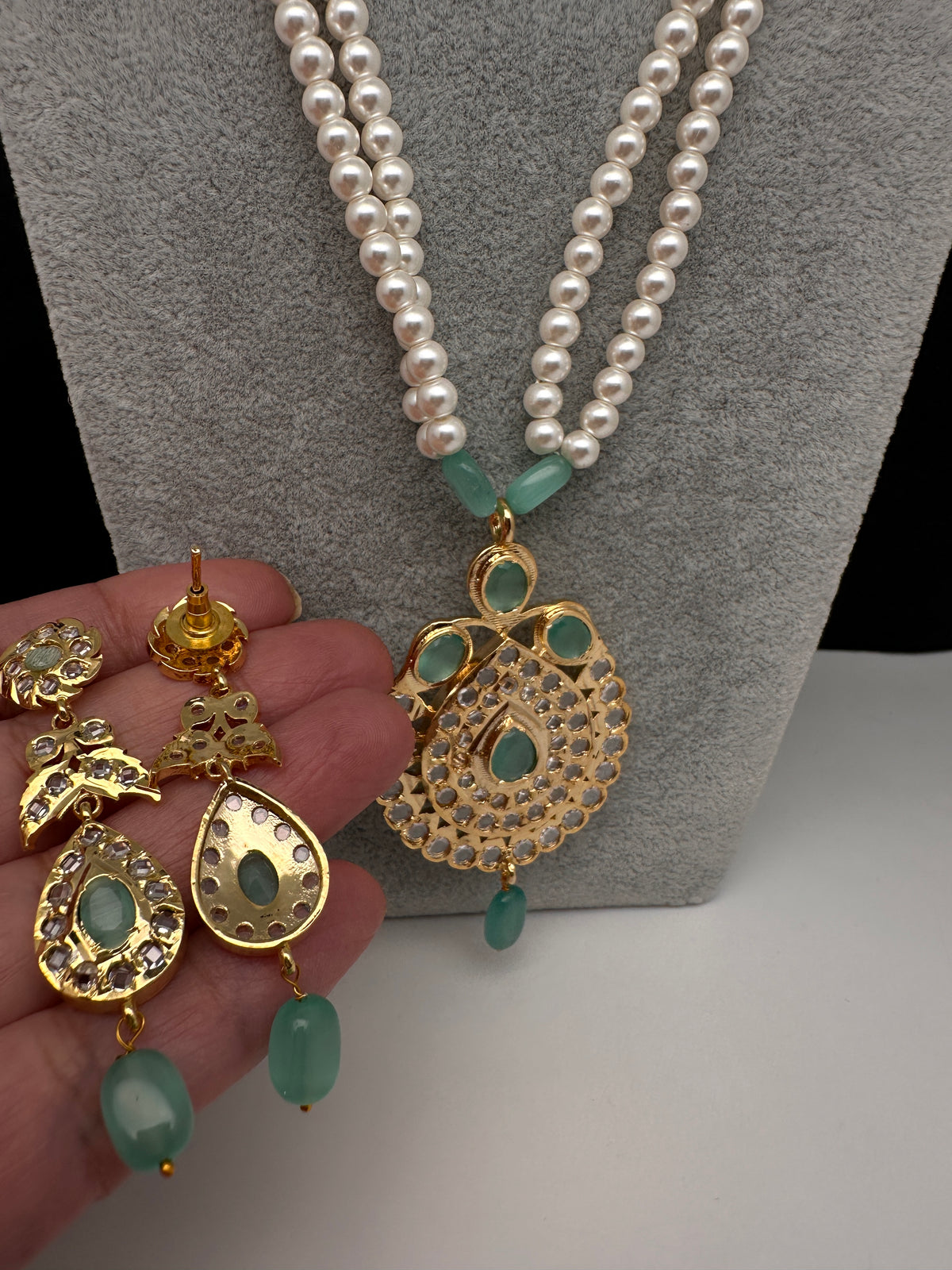 Mint Green Hyderabadi Jadau Polki Jugni in Shell Pearls Short Necklace - 