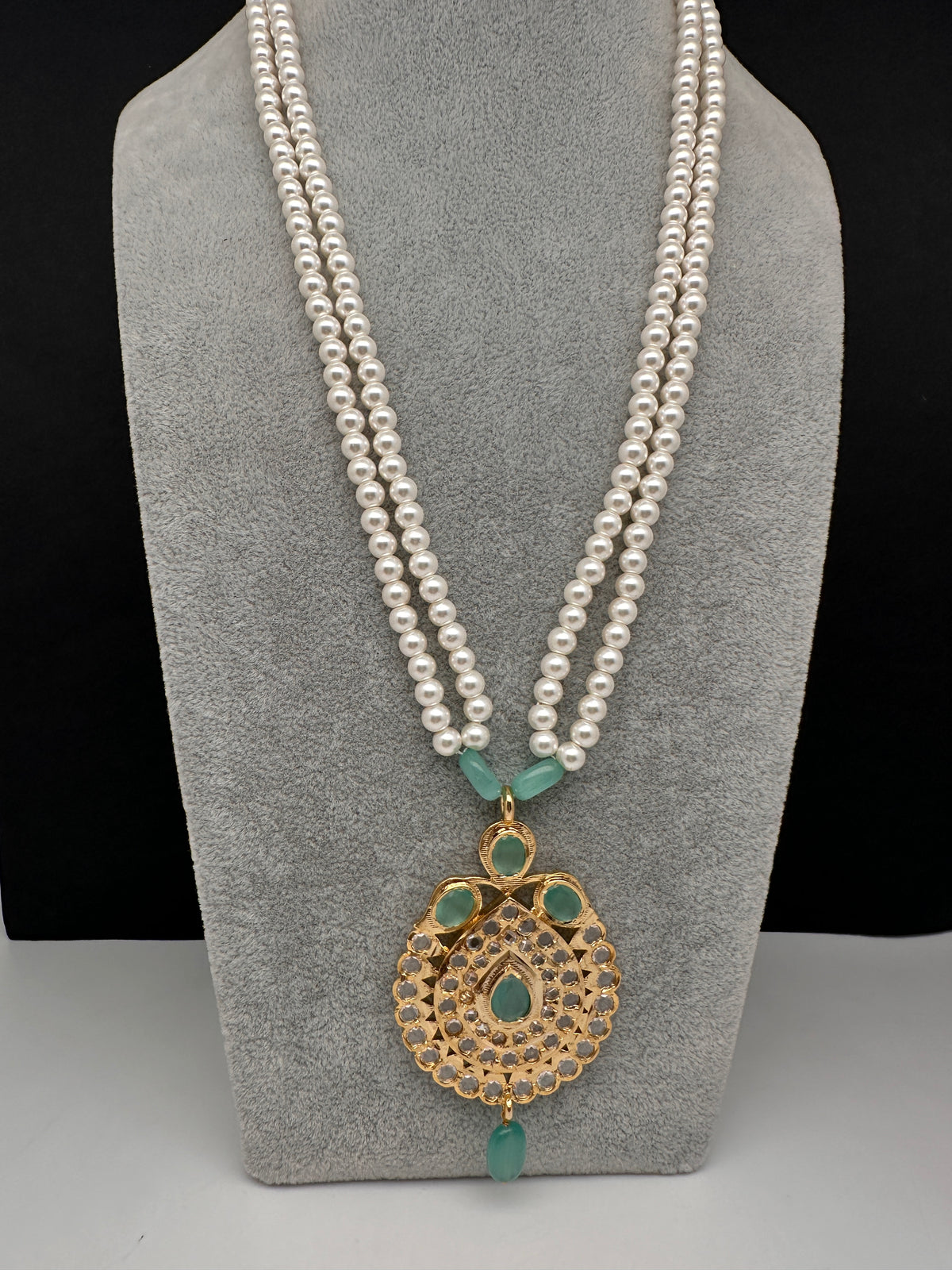 Mint Green Hyderabadi Jadau Polki Jugni in Shell Pearls Short Necklace - 