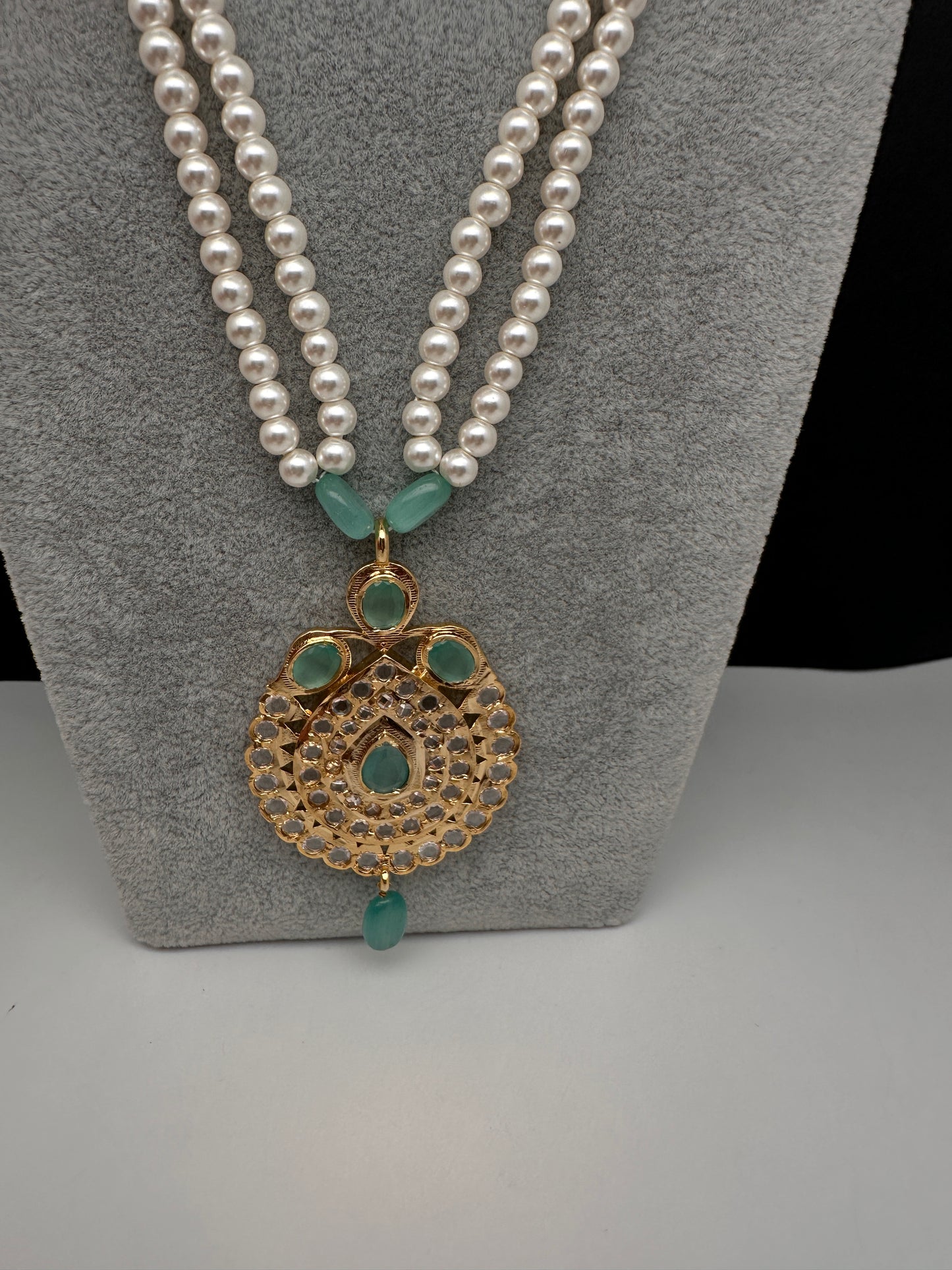Mint Green Hyderabadi Jadau Polki Jugni in Shell Pearls Short Necklace - 