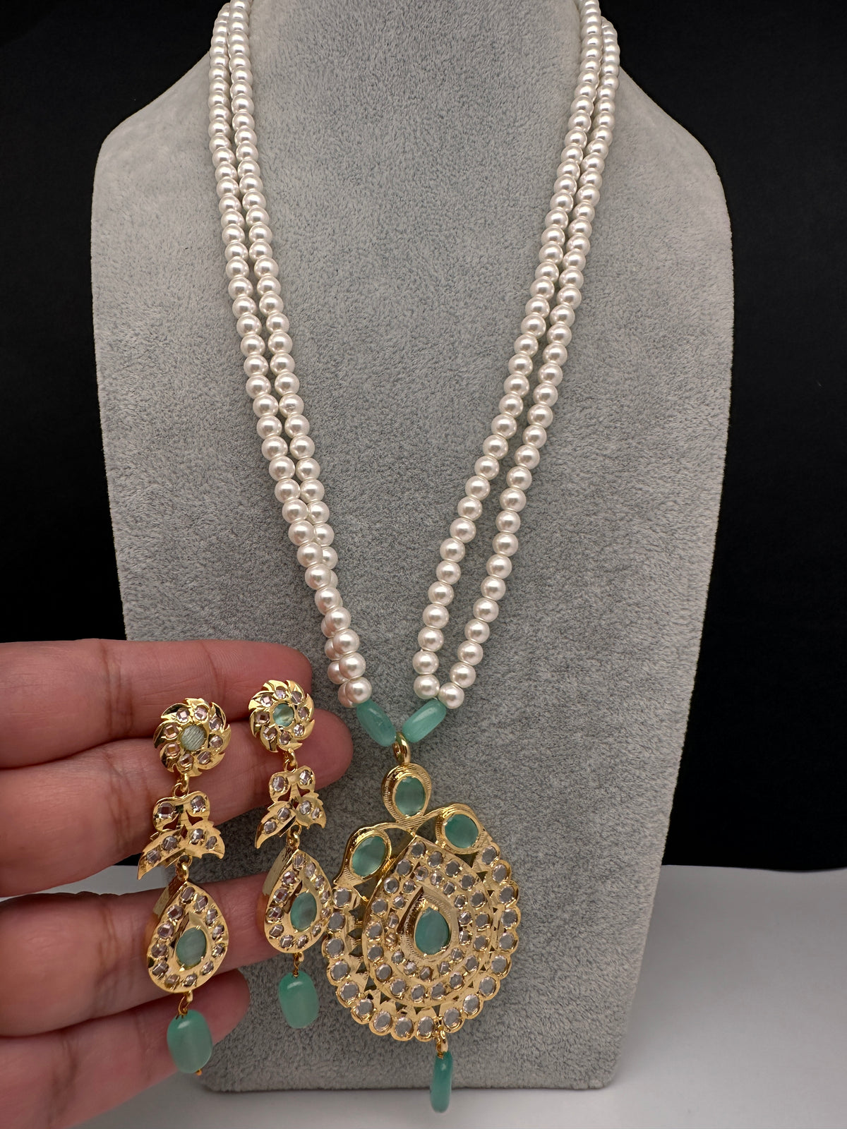 Mint Green Hyderabadi Jadau Polki Jugni in Shell Pearls Short Necklace - 
