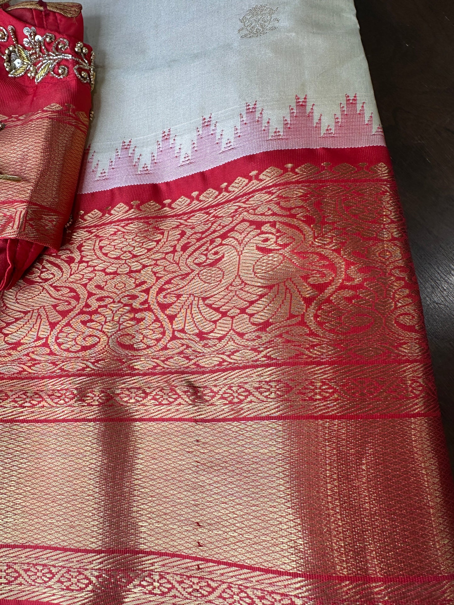 Pure Pattu Gadwal Cream Red Saree