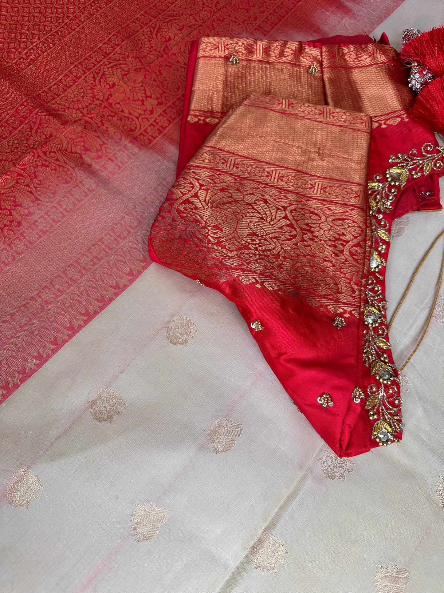 Pure Pattu Gadwal Cream Red Saree
