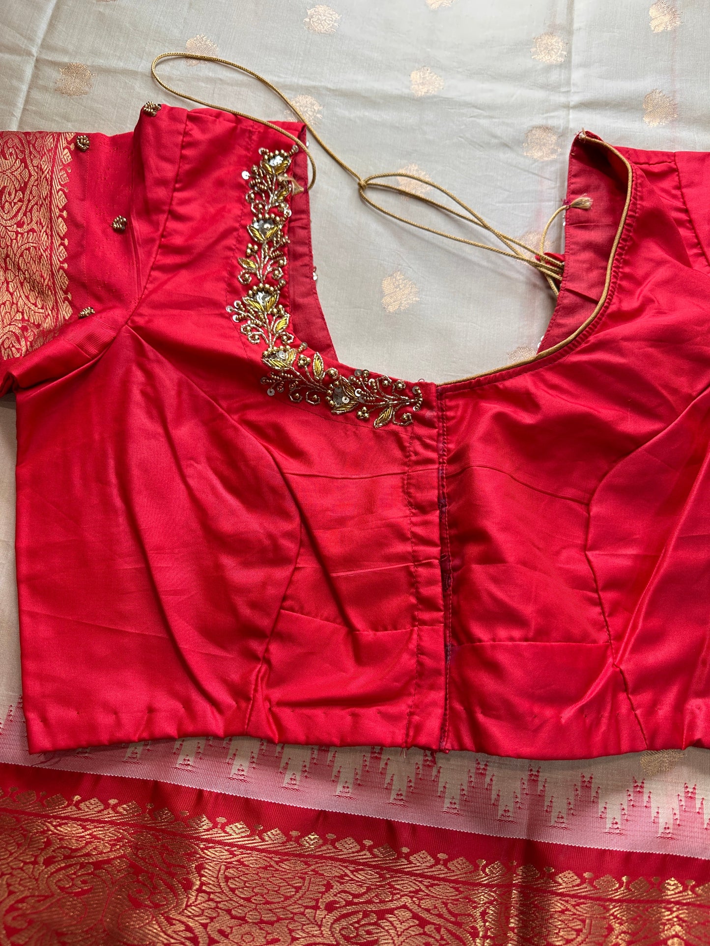 Pure Pattu Gadwal Cream Red Saree