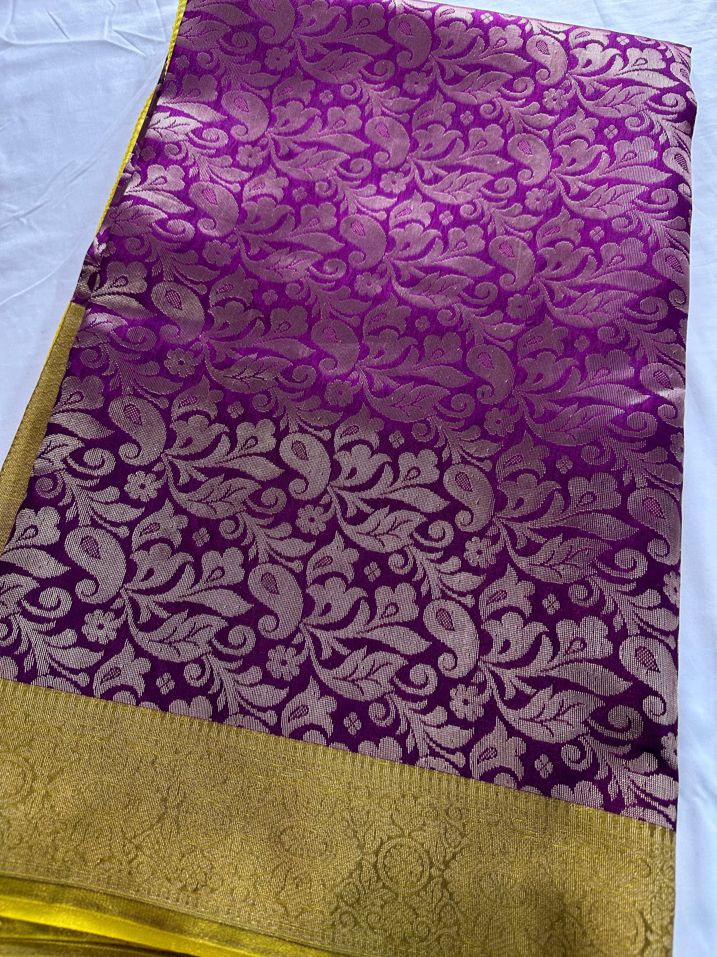 Brokate Semi Banarse Magenta Saree