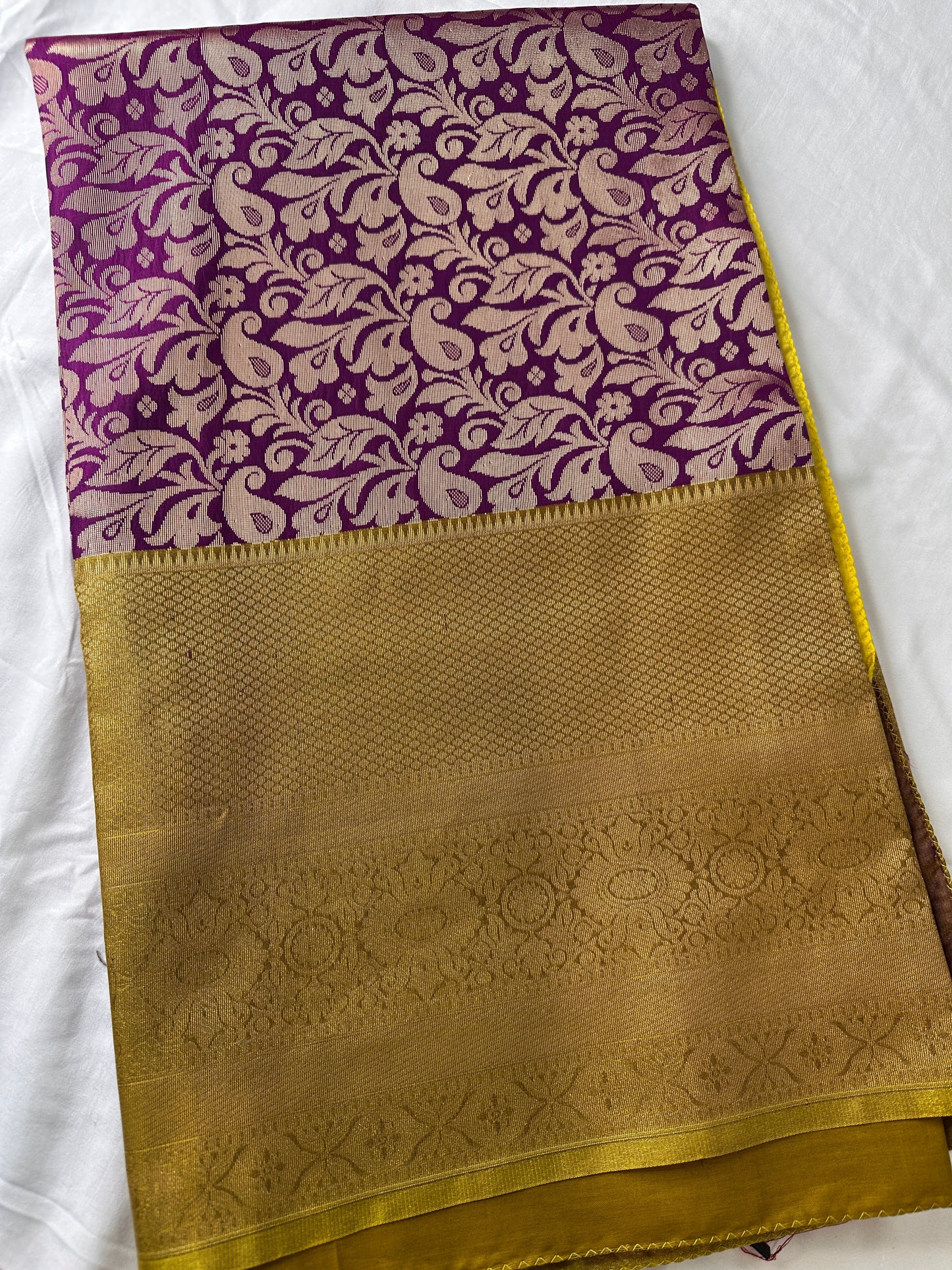 Brokate Semi Banarse Magenta Saree