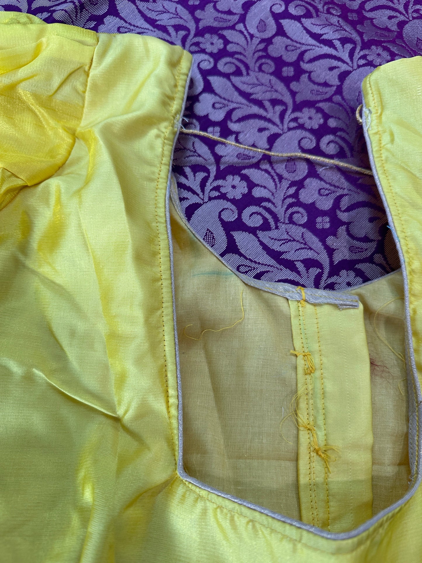 Brokate Semi Banarse Magenta Saree