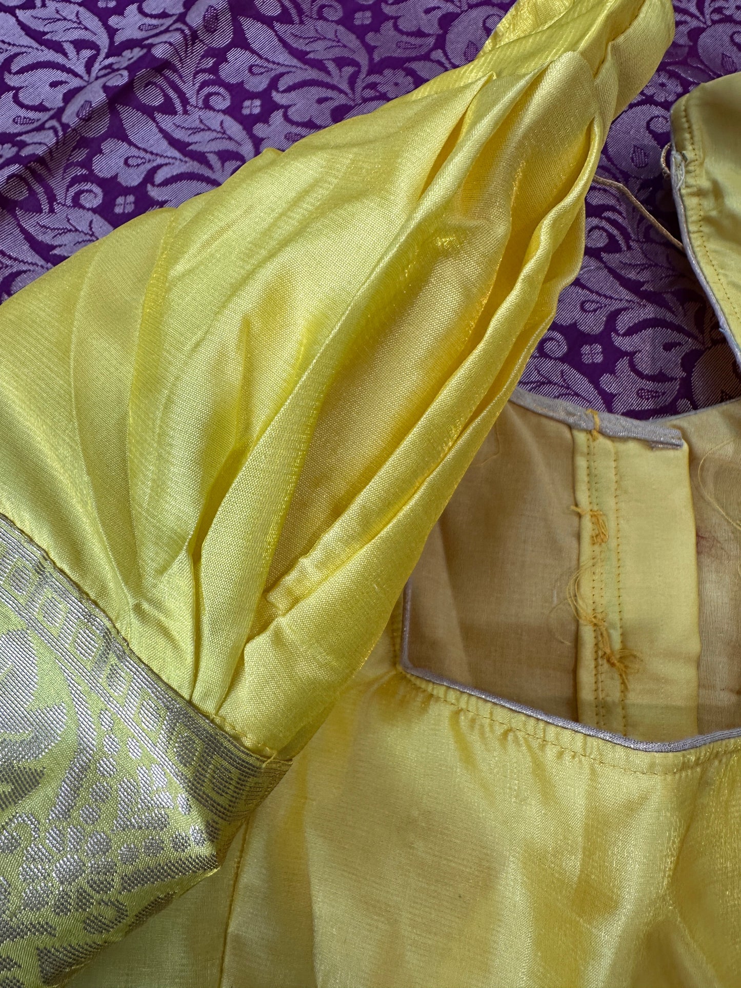 Brokate Semi Banarse Magenta Saree