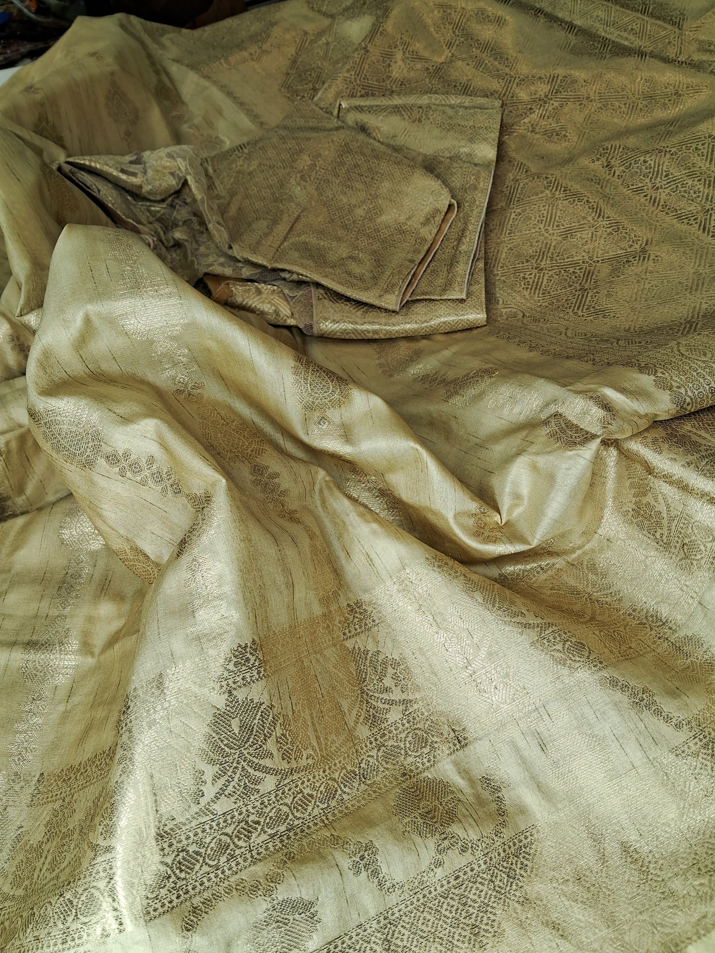 Creamish beigh Soft Silk Koyem Border Saree