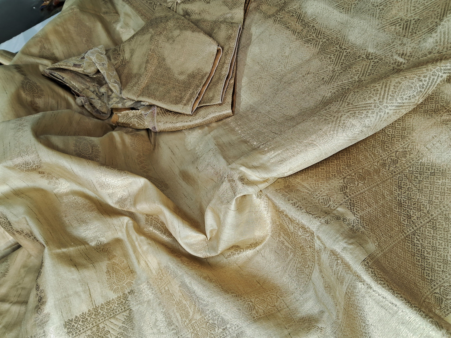 Creamish beigh Soft Silk Koyem Border Saree
