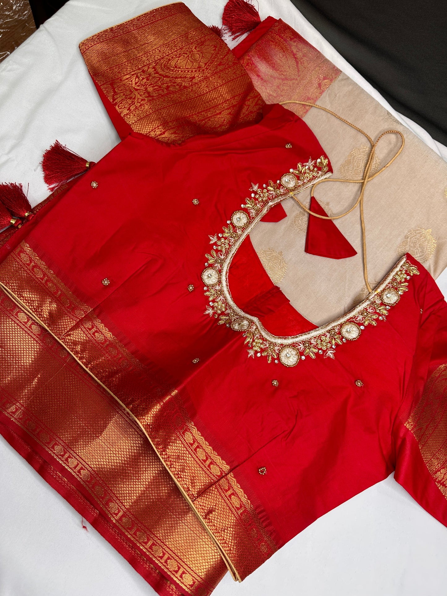Cream Red Pure Silk Pattu Gadwal Saree