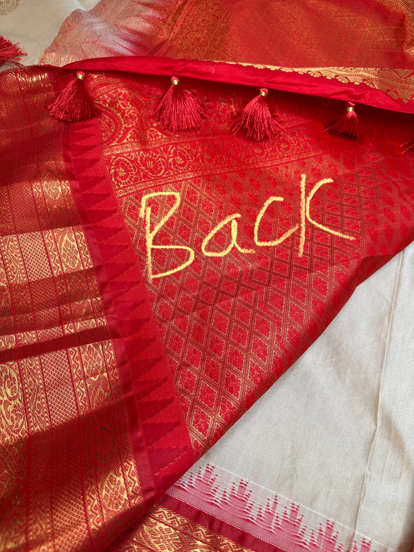 Cream Red Pure Silk Pattu Gadwal Saree