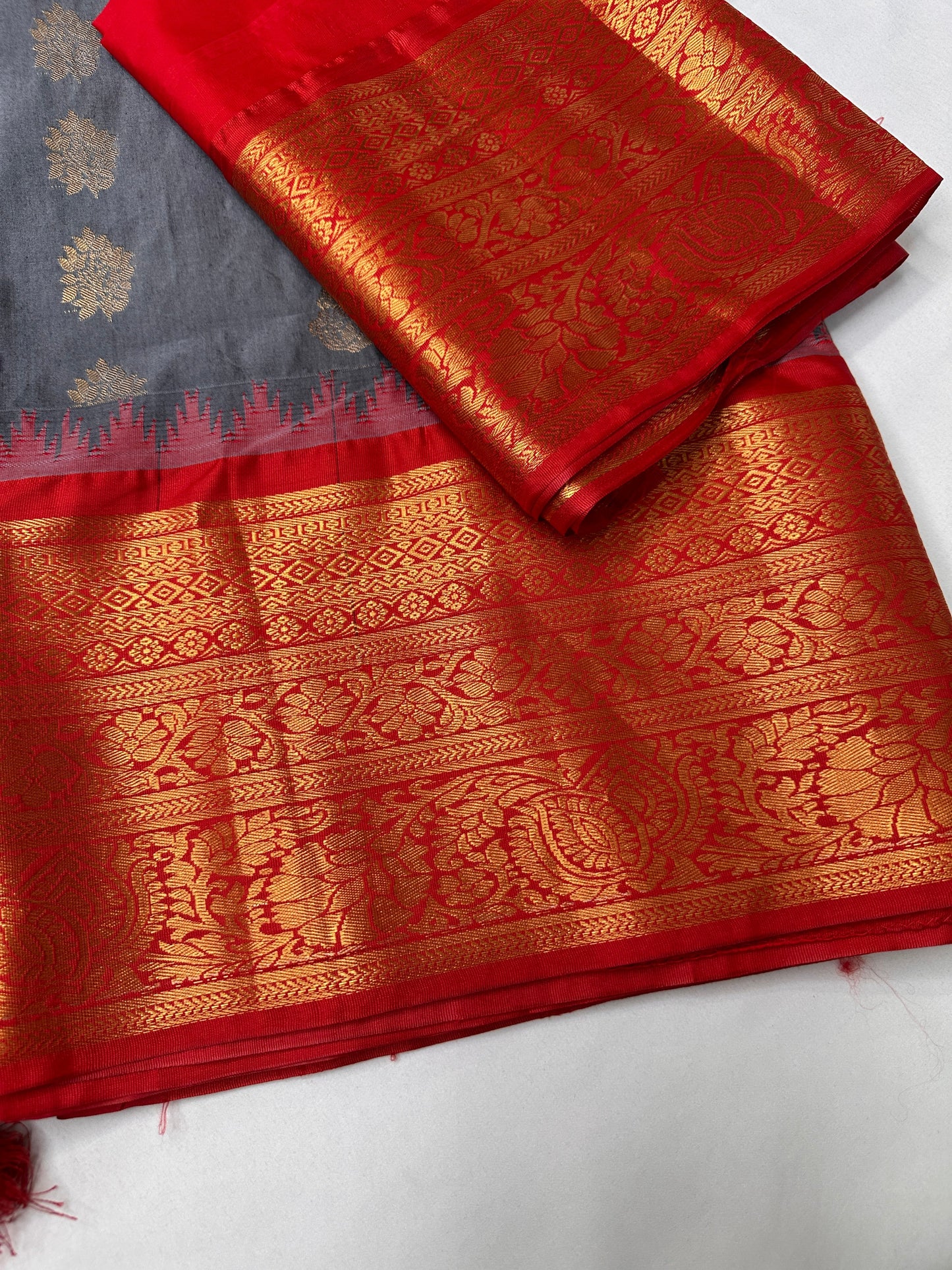 Grey Red Pure Silk Pattu Gadwal Saree