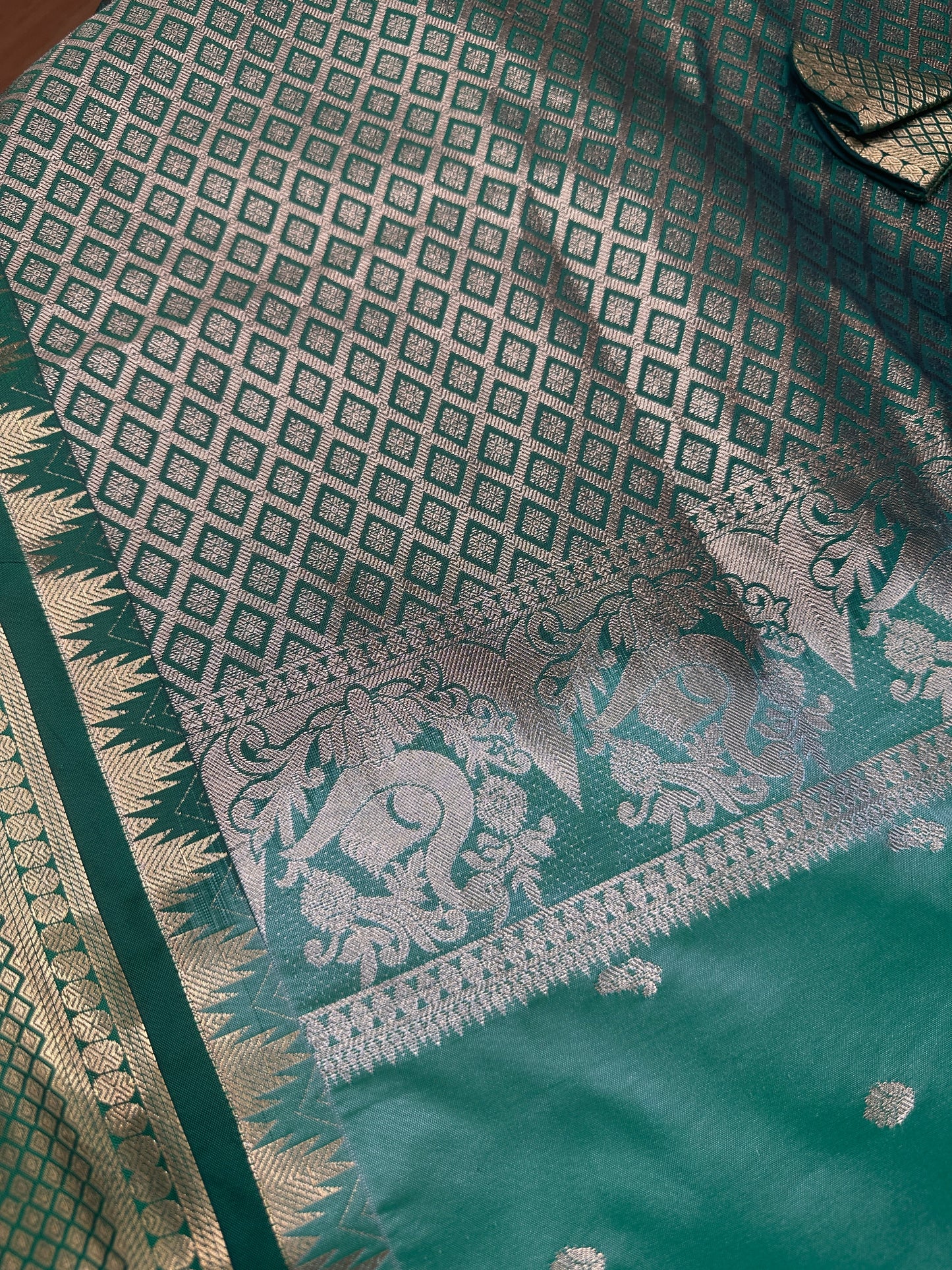 Green Semi Silk Pattu Gadwal Saree