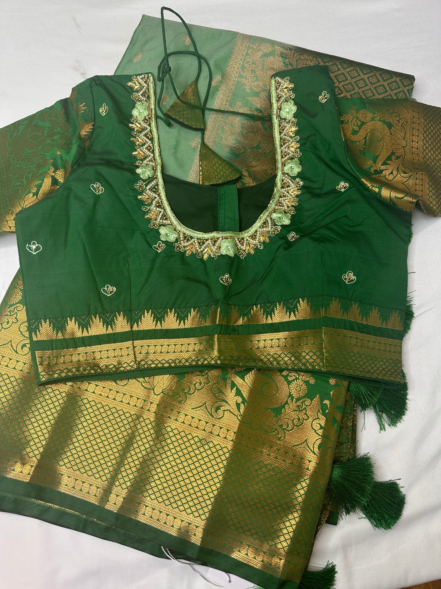Green Semi Silk Pattu Gadwal Saree