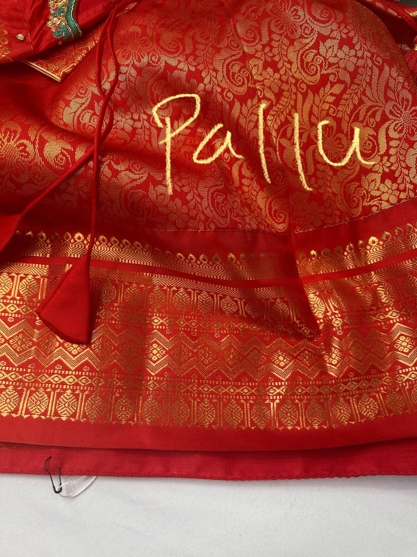 Green Red Semi Silk Pattu Gadwal Saree