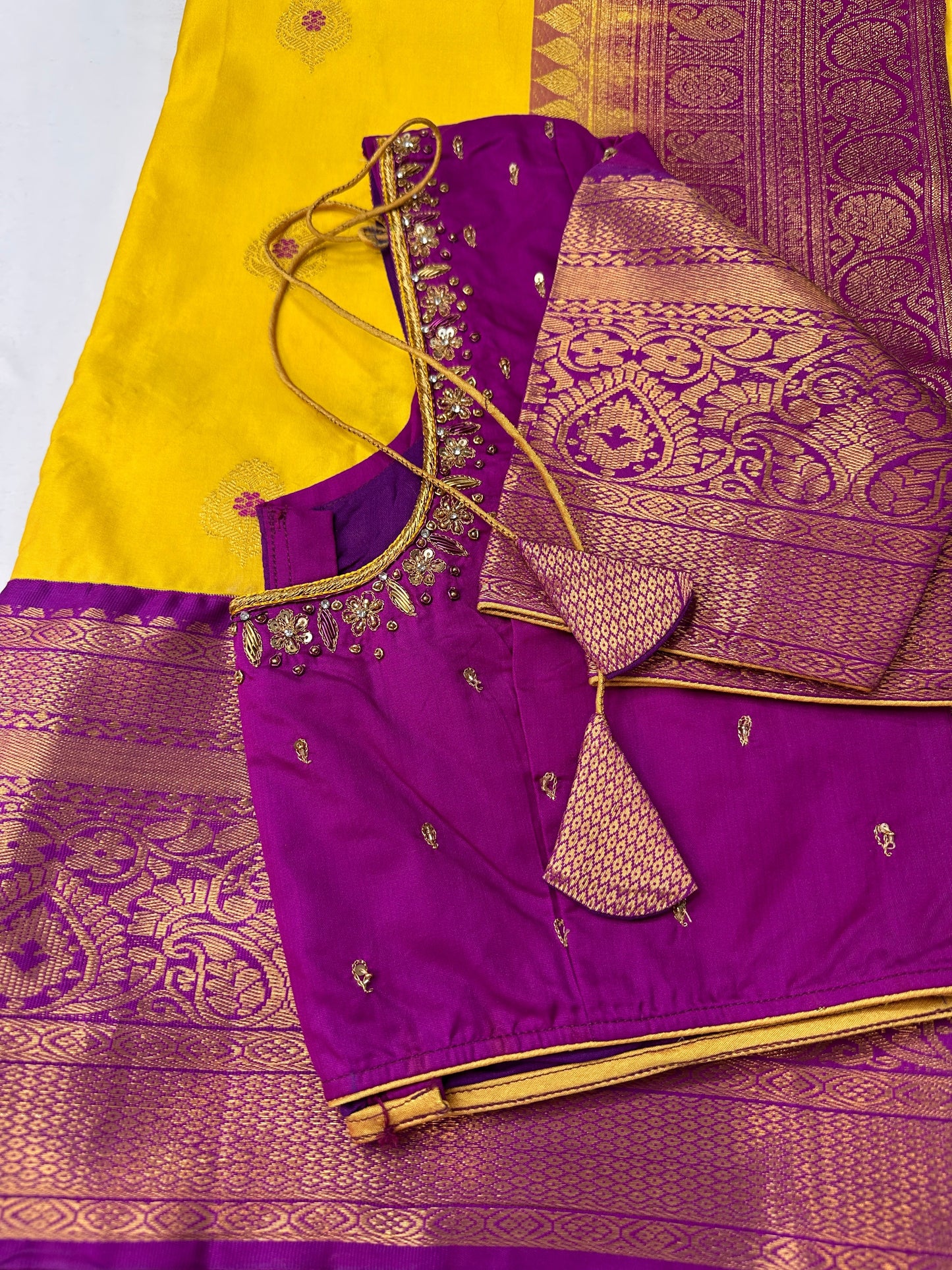 Yellow Semi Silk Pattu Gadwal Saree