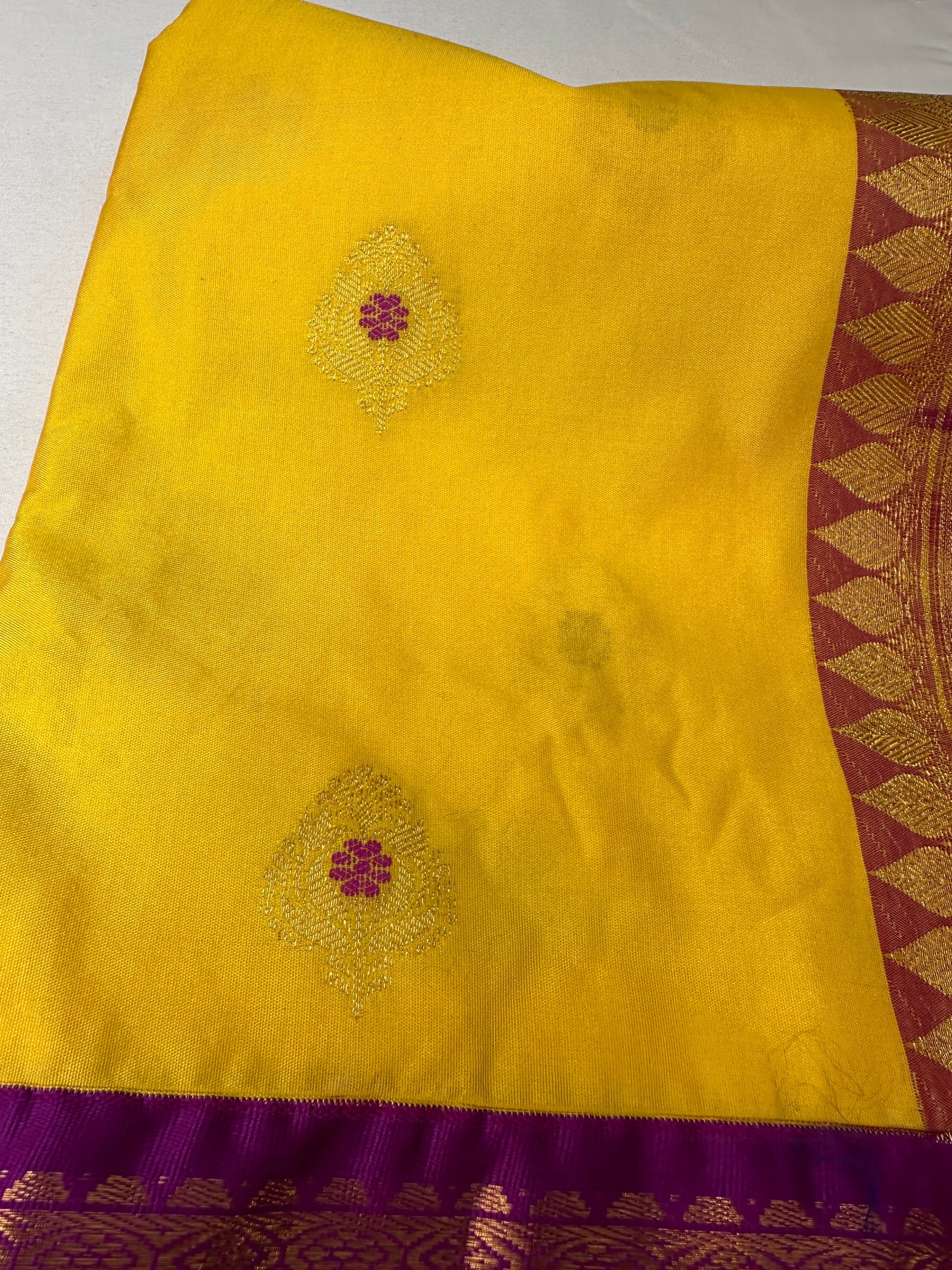 Yellow Semi Silk Pattu Gadwal Saree