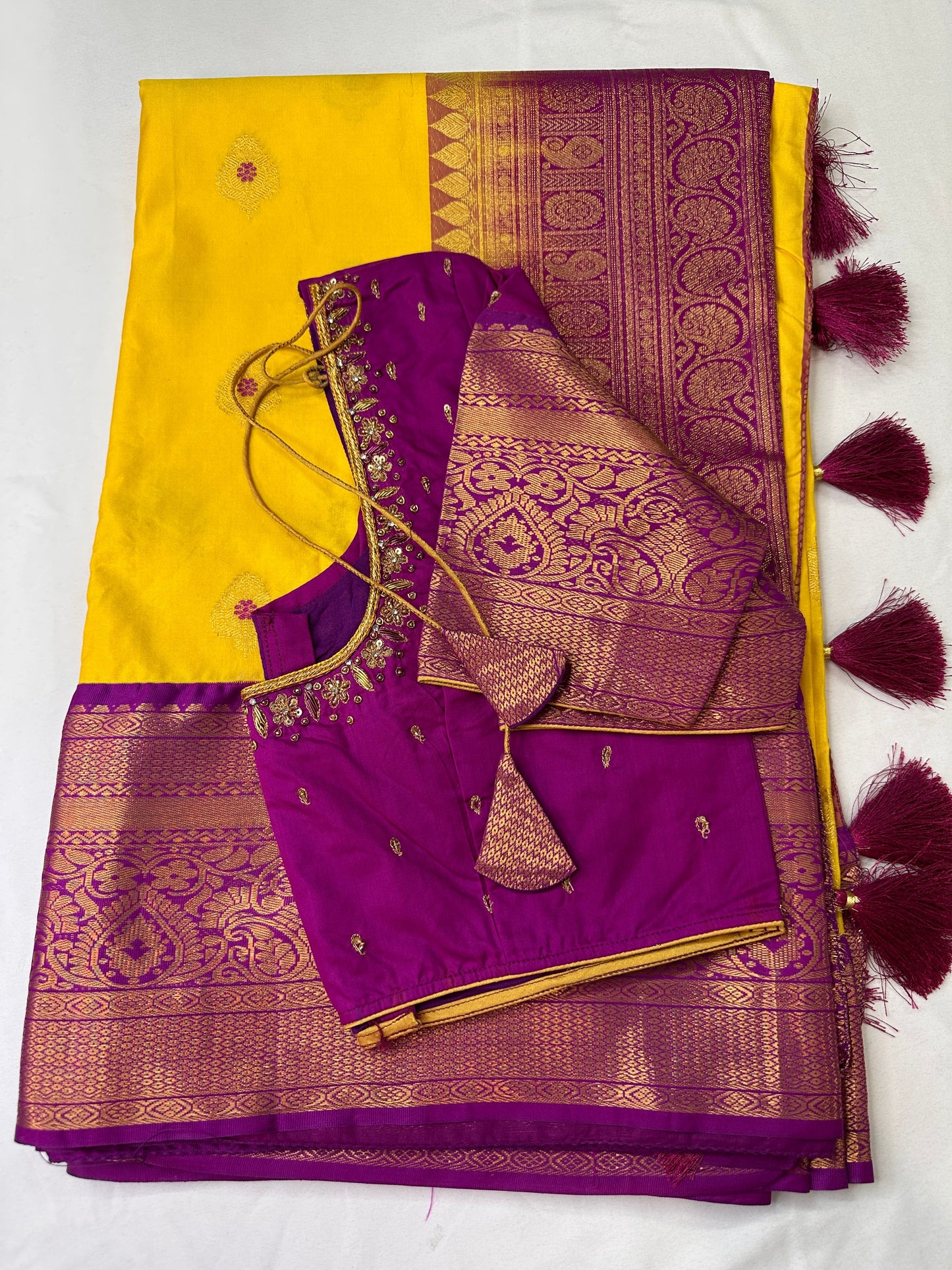 Yellow Semi Silk Pattu Gadwal Saree