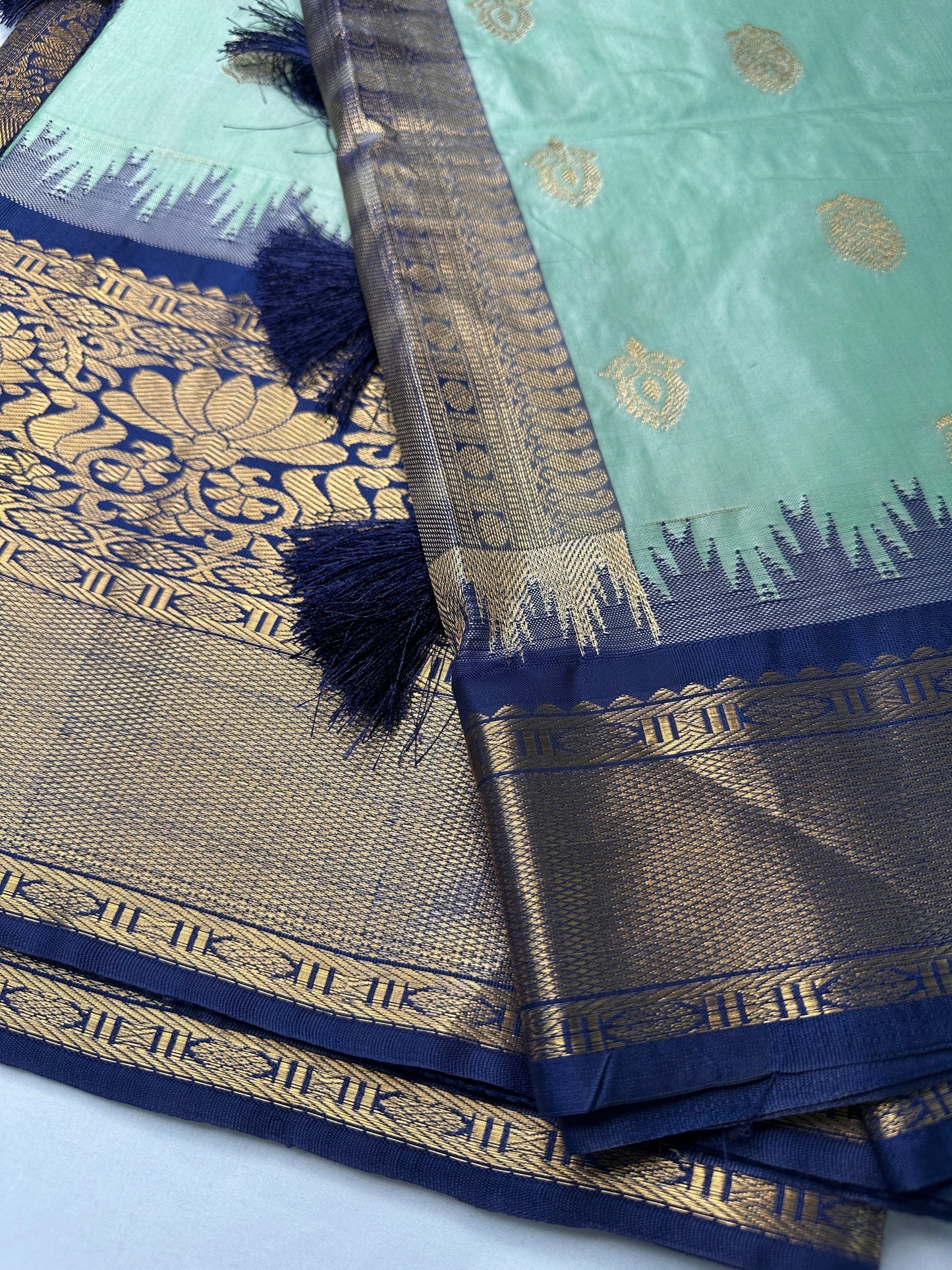 Pattu Gadwal Silk Light Weight Blue Saree
