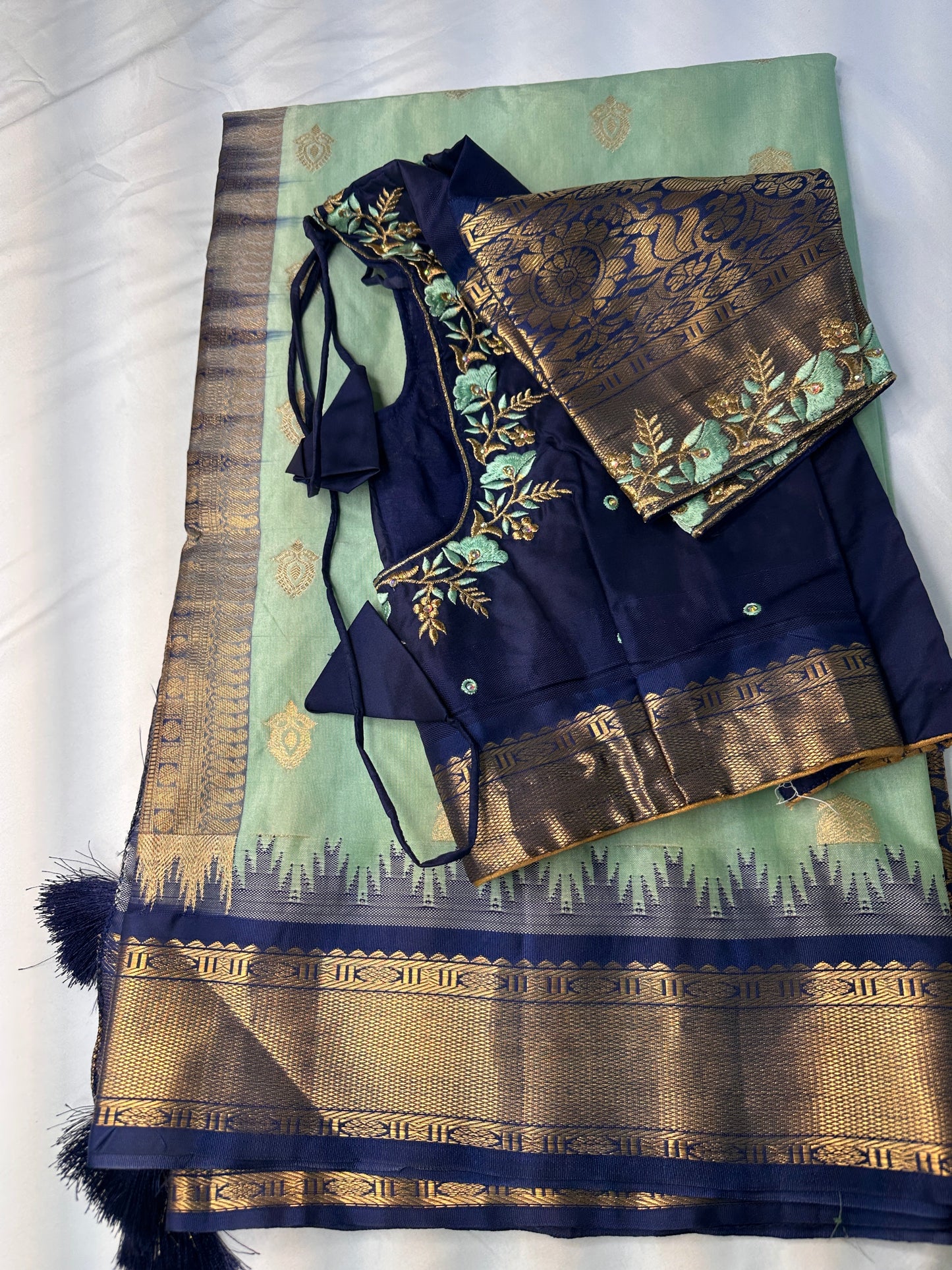 Pattu Gadwal Silk Light Weight Blue Saree