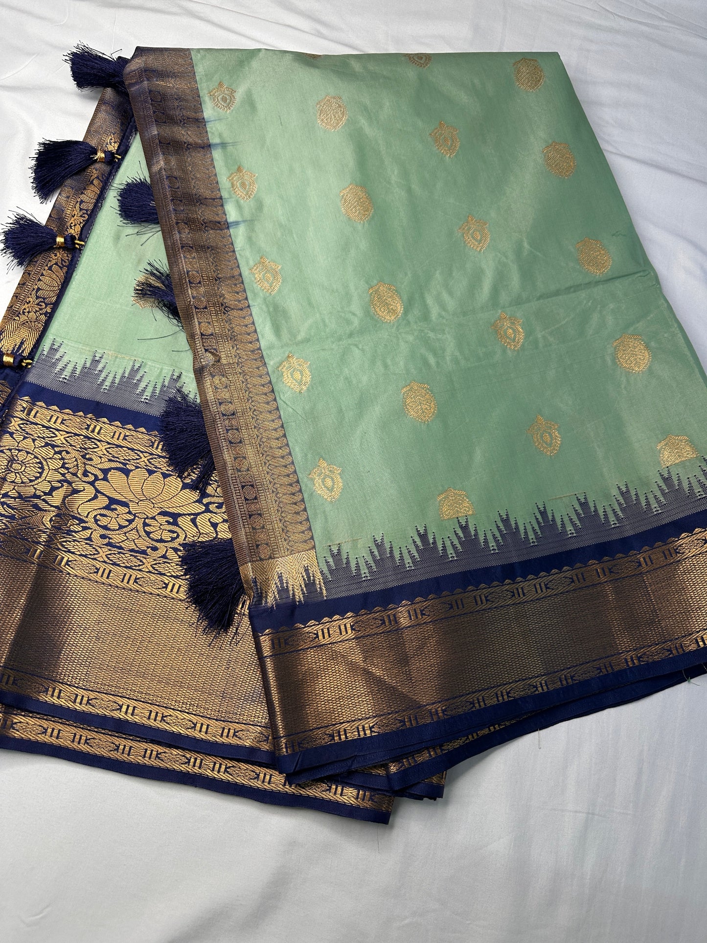 Pattu Gadwal Silk Light Weight Blue Saree