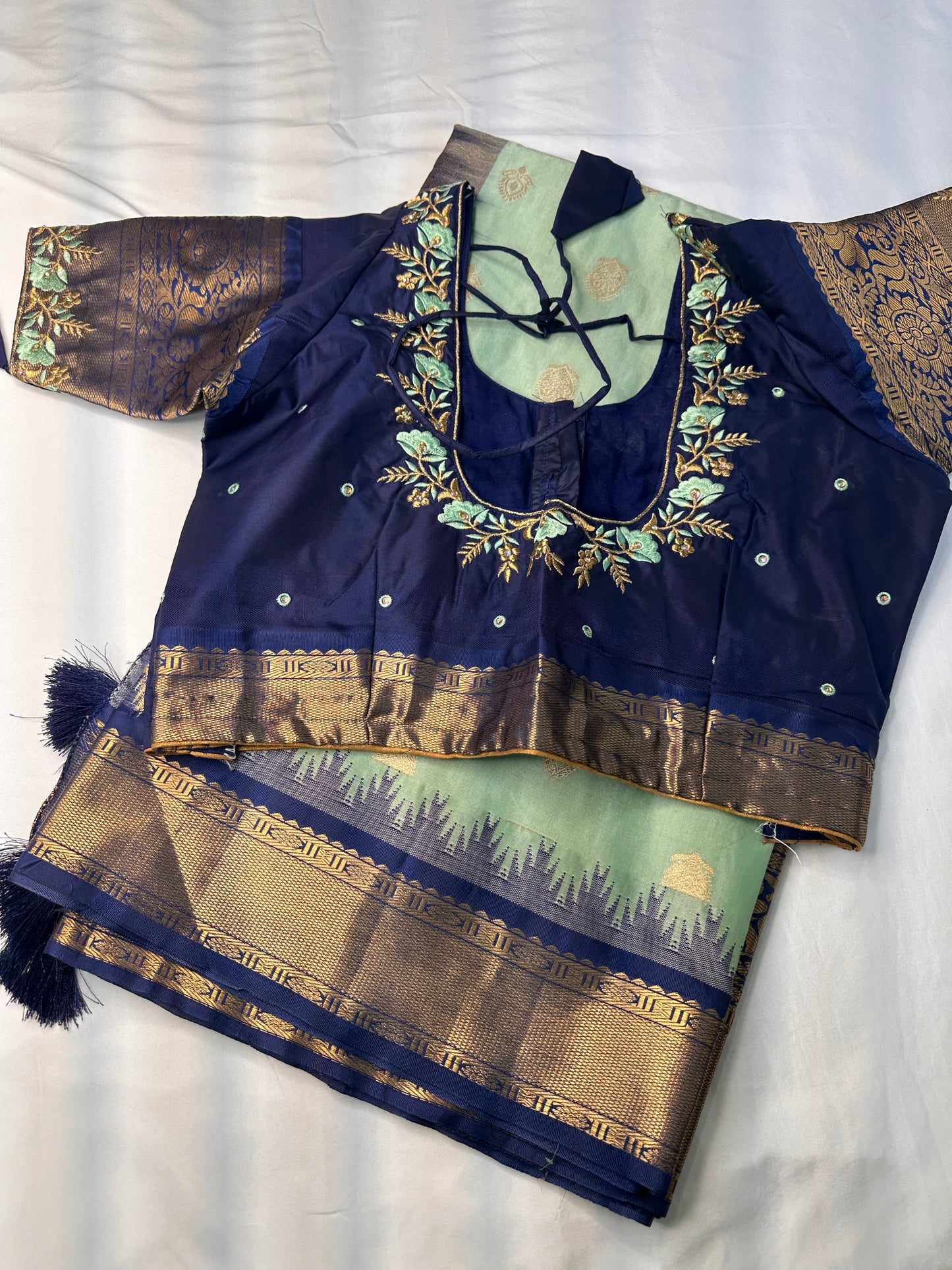 Pattu Gadwal Silk Light Weight Blue Saree