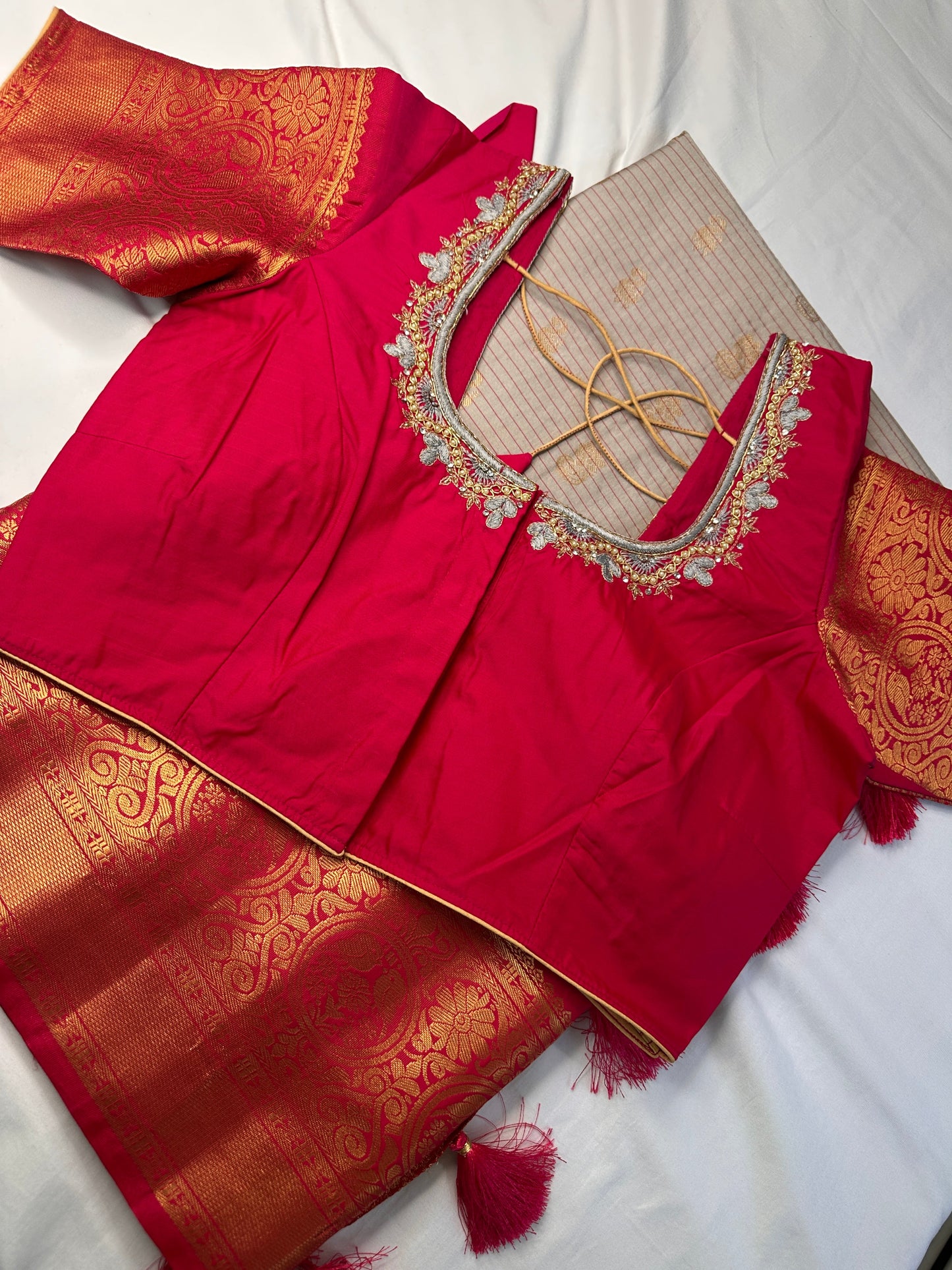 Cream Pink Pure Silk Pattu Gadwal Saree