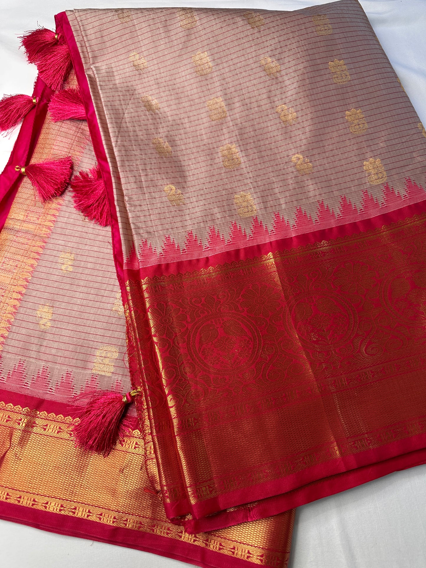 Cream Pink Pure Silk Pattu Gadwal Saree