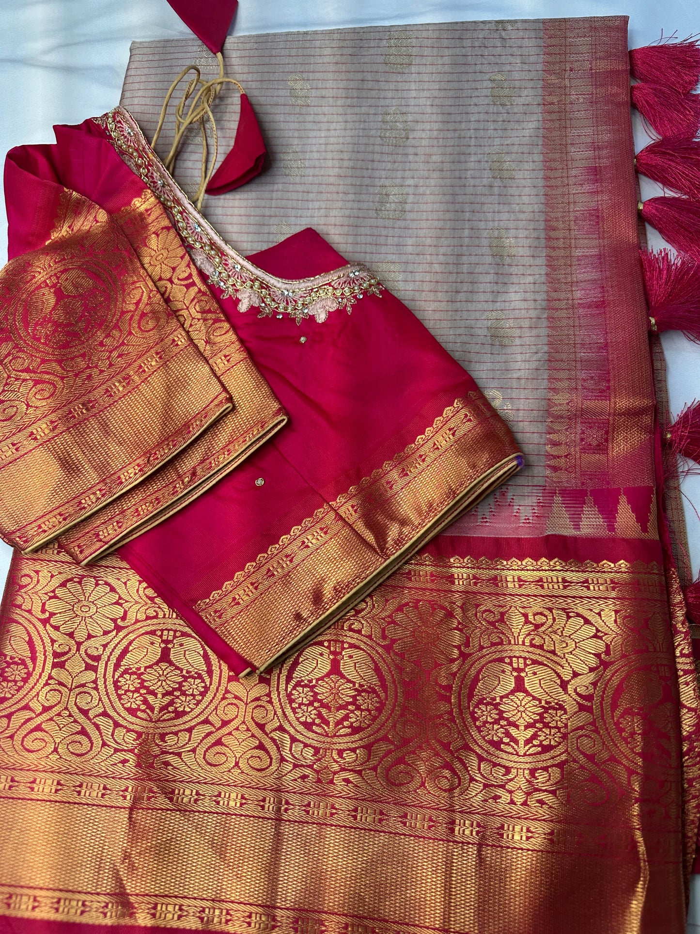 Cream Pink Pure Silk Pattu Gadwal Saree