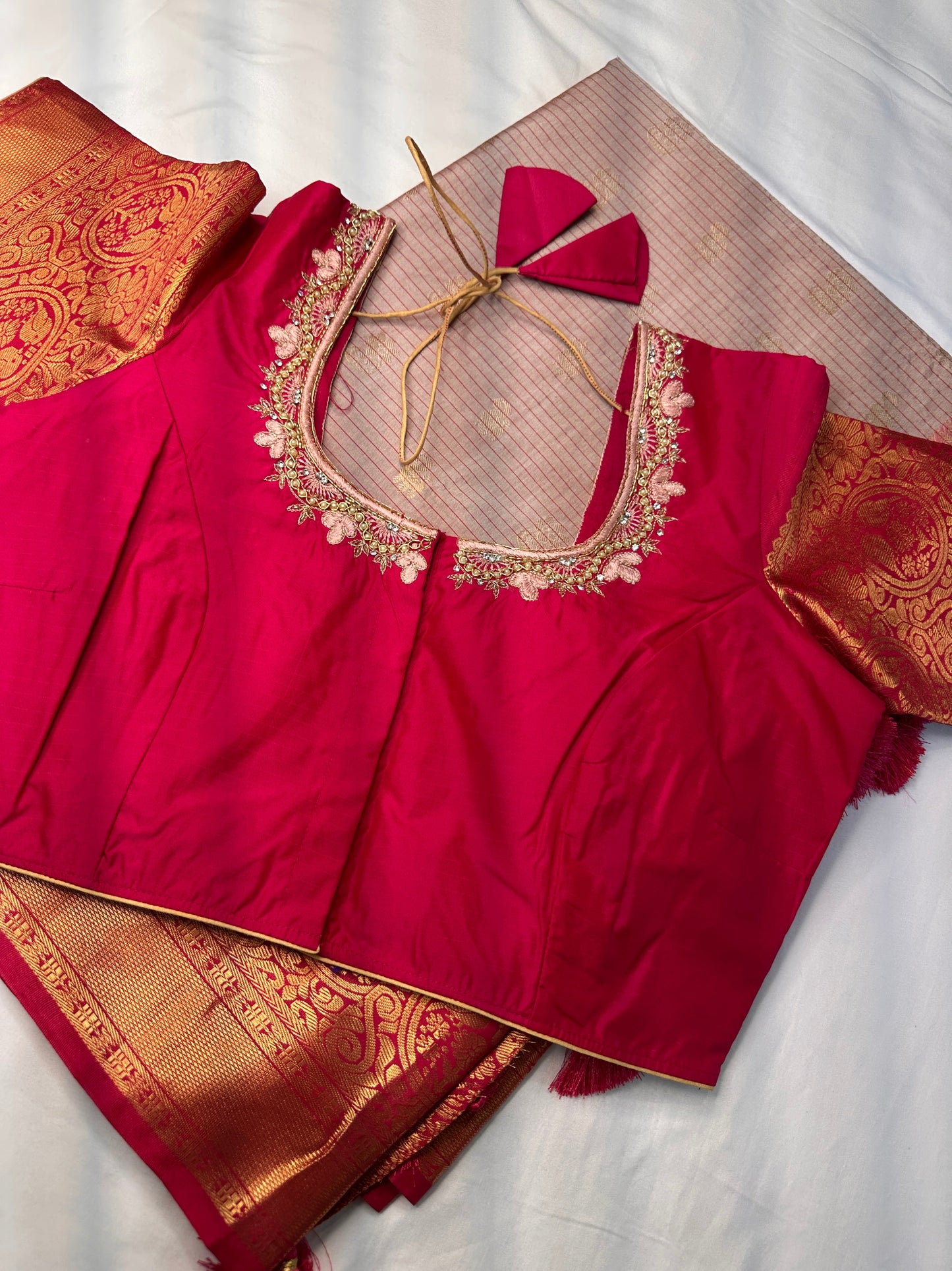 Cream Pink Pure Silk Pattu Gadwal Saree