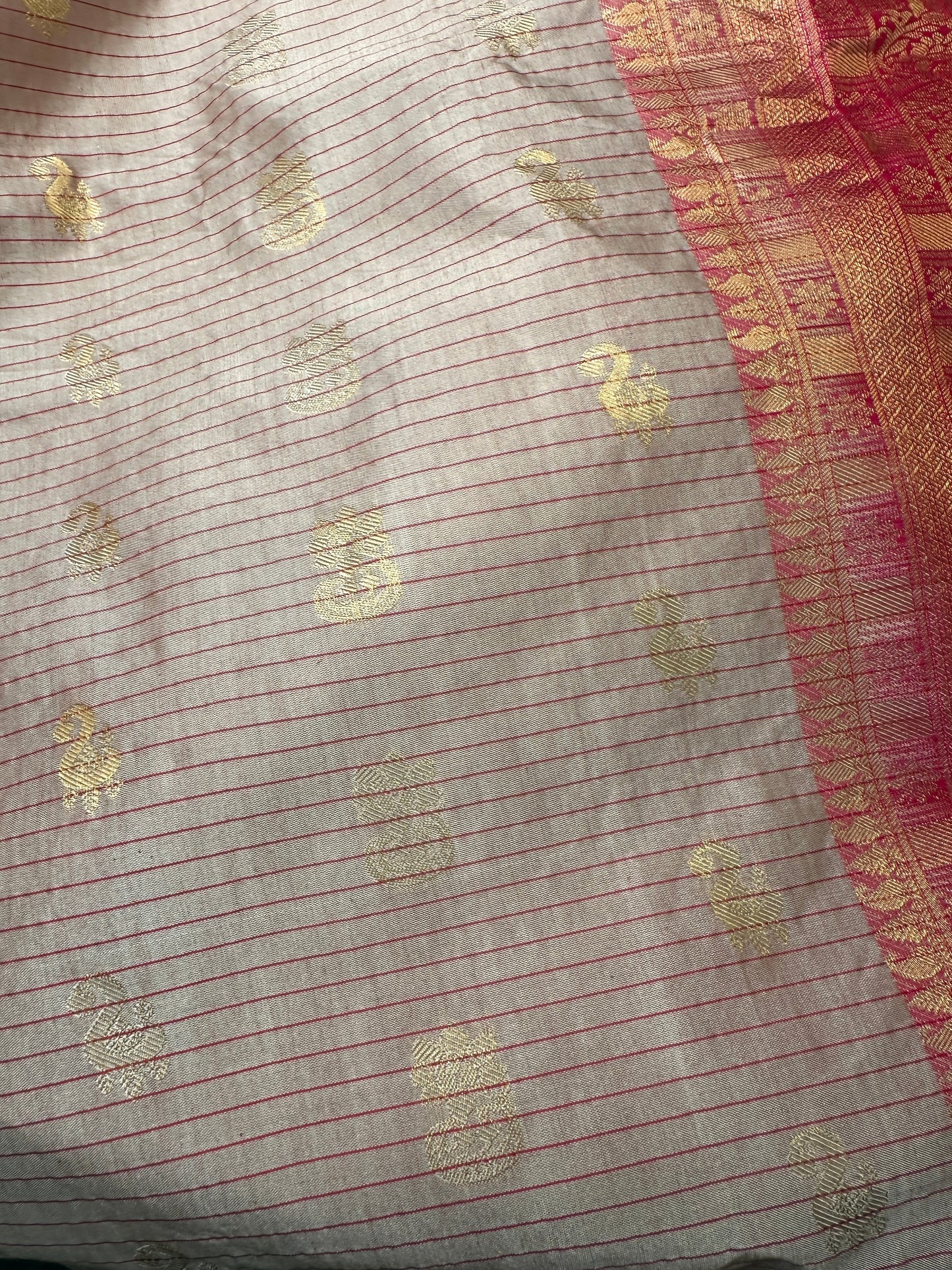 Cream Pink Pure Silk Pattu Gadwal Saree