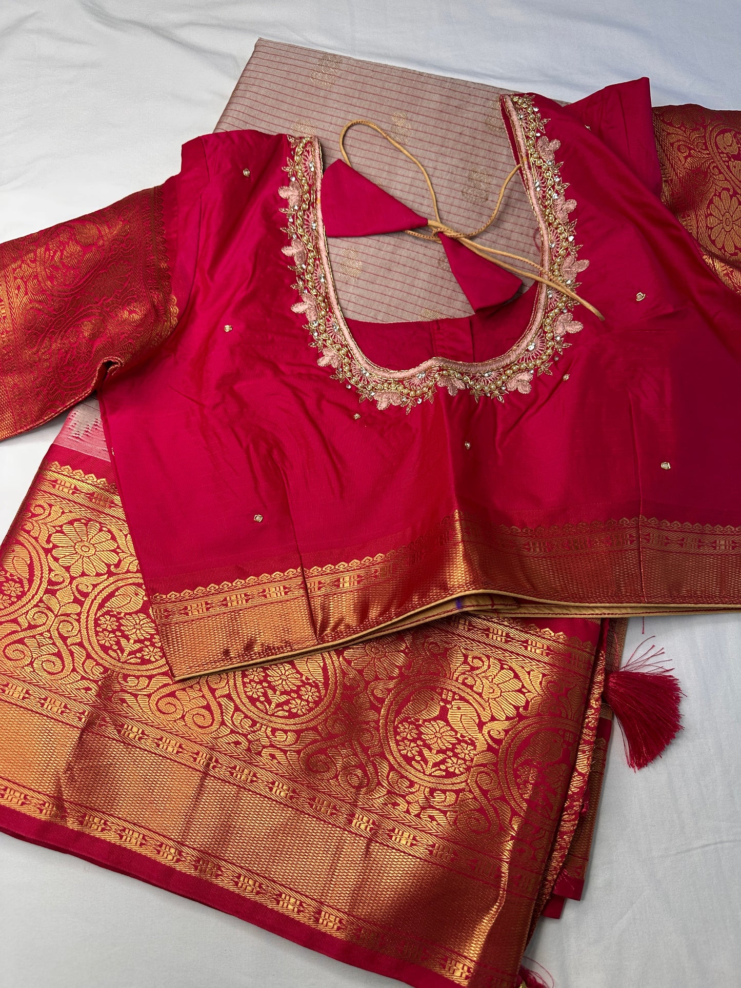 Cream Pink Pure Silk Pattu Gadwal Saree