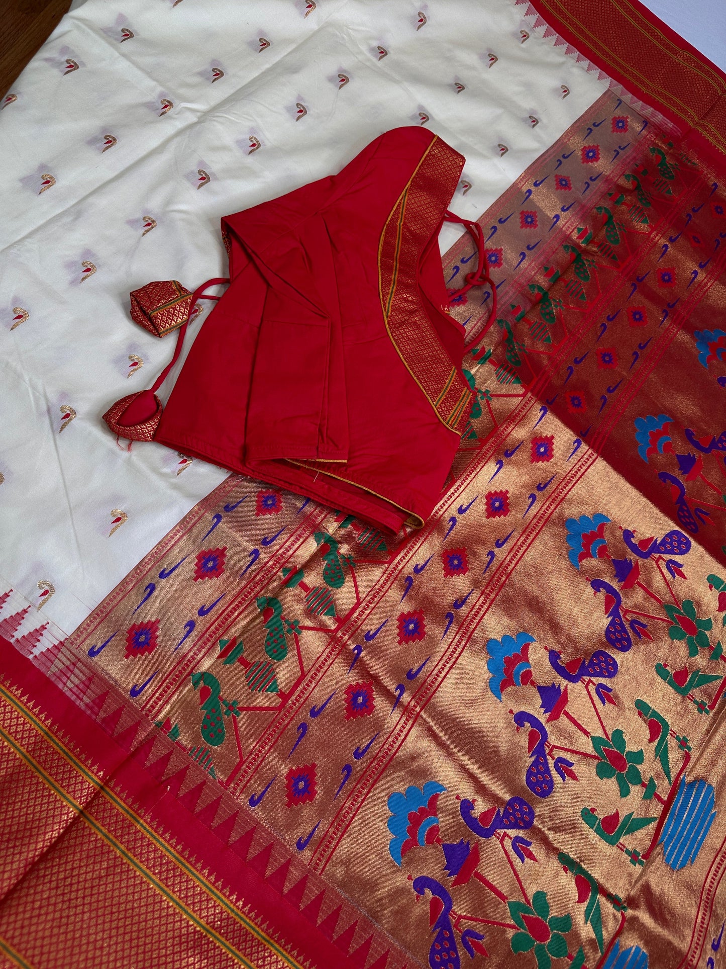 Semi Gadwal  Silk Paithani Cream Red Saree