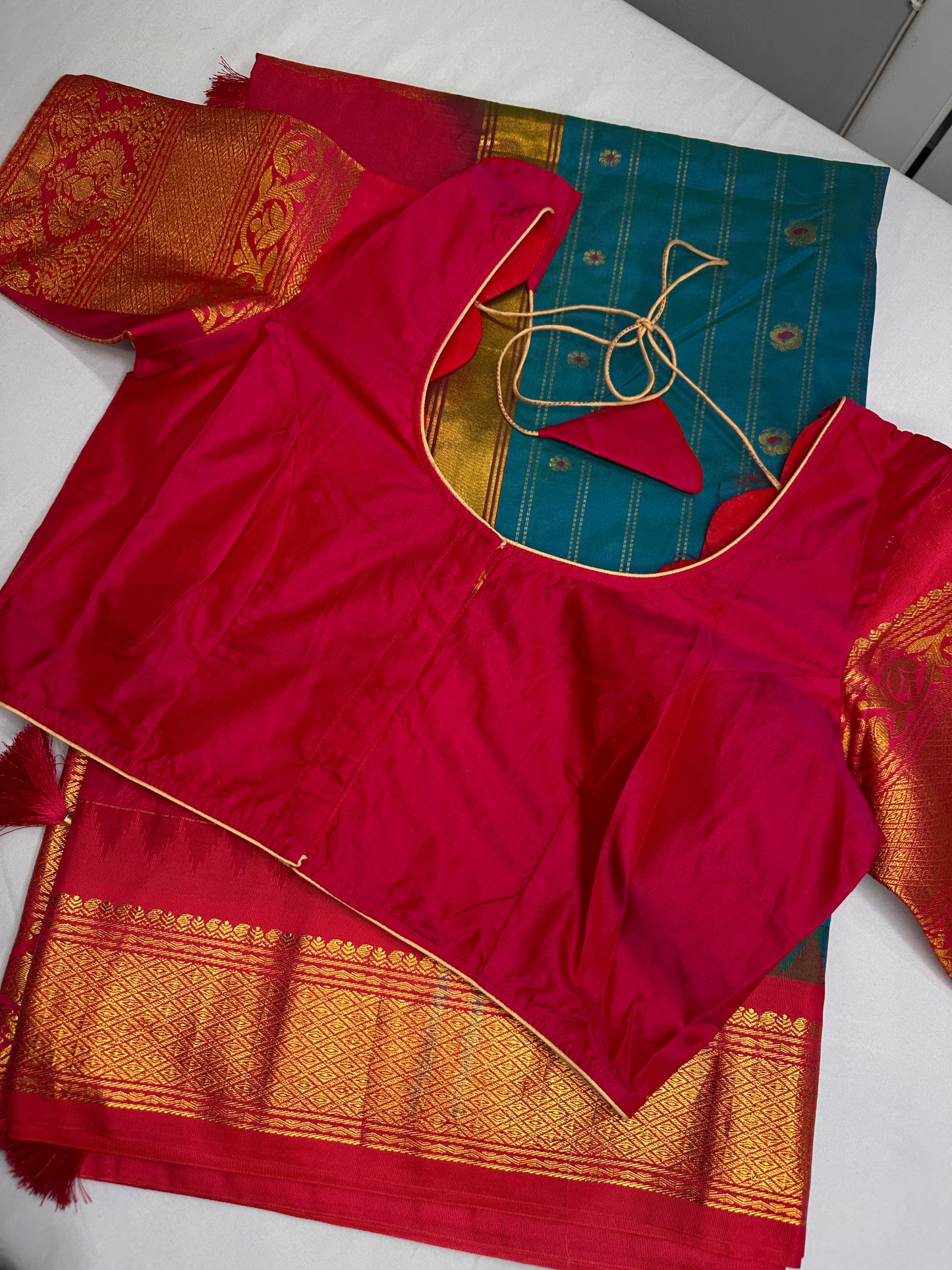 Gadwal Pattu Blue Pink Soft Silk Saree