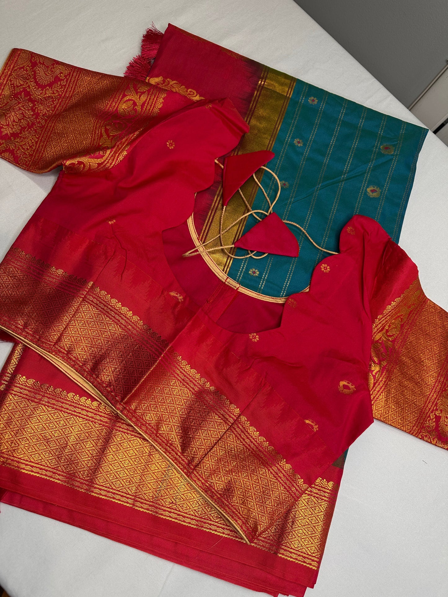 Gadwal Pattu Blue Pink Soft Silk Saree
