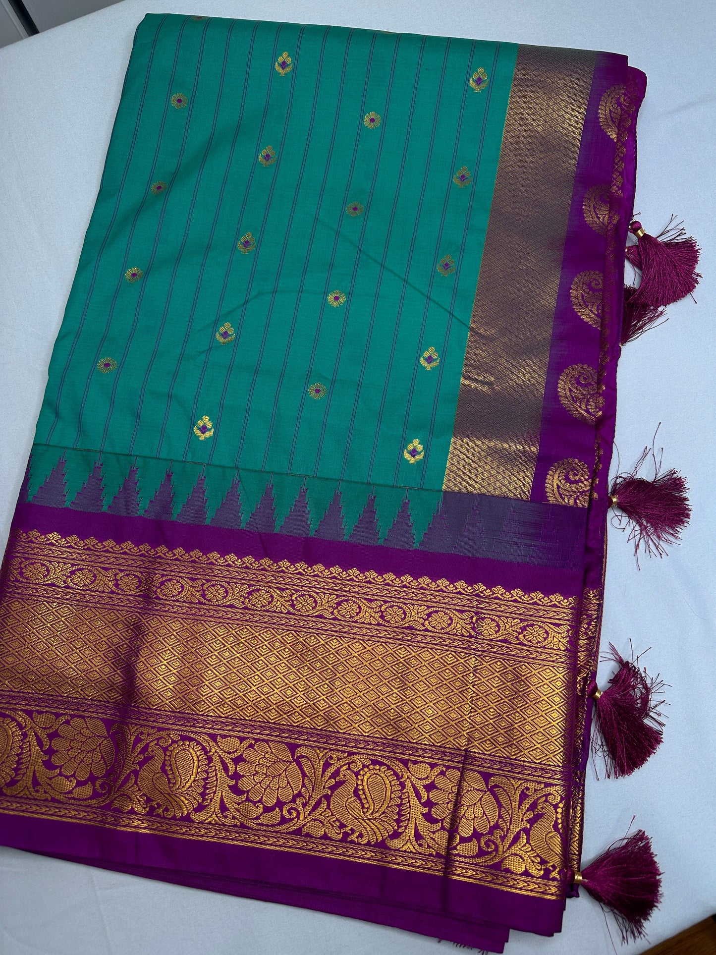 Gadwal Pattu Green Magenta Soft Silk Saree
