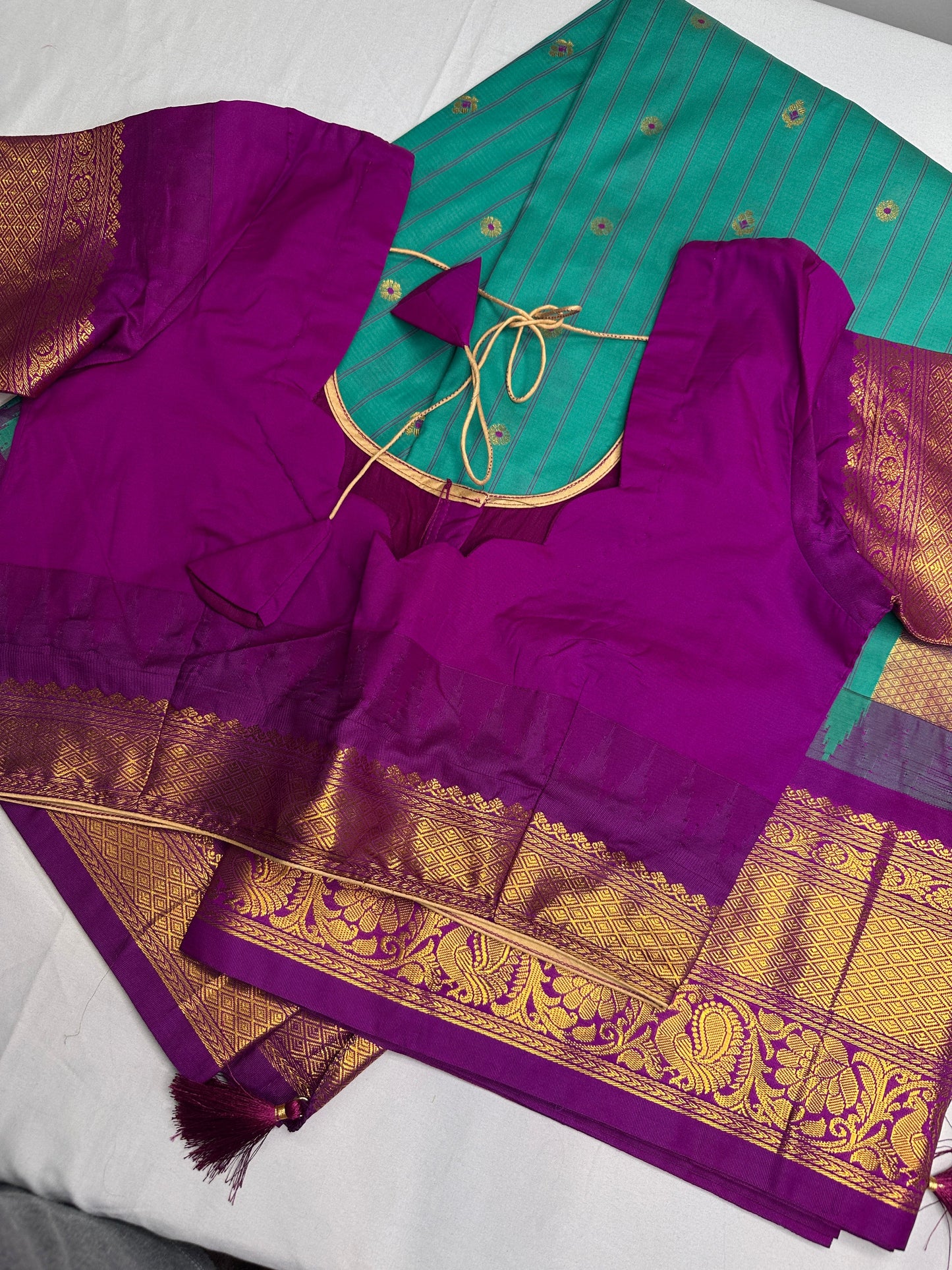 Gadwal Pattu Green Magenta Soft Silk Saree